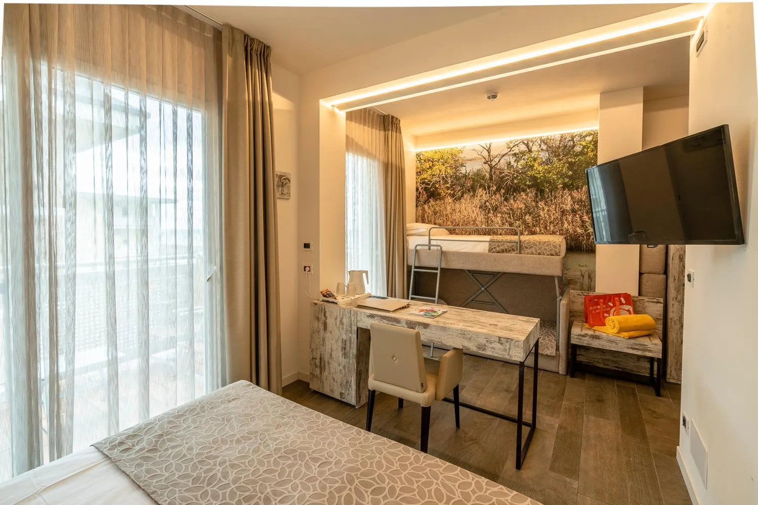 bunk bed in Hotel Ambassador