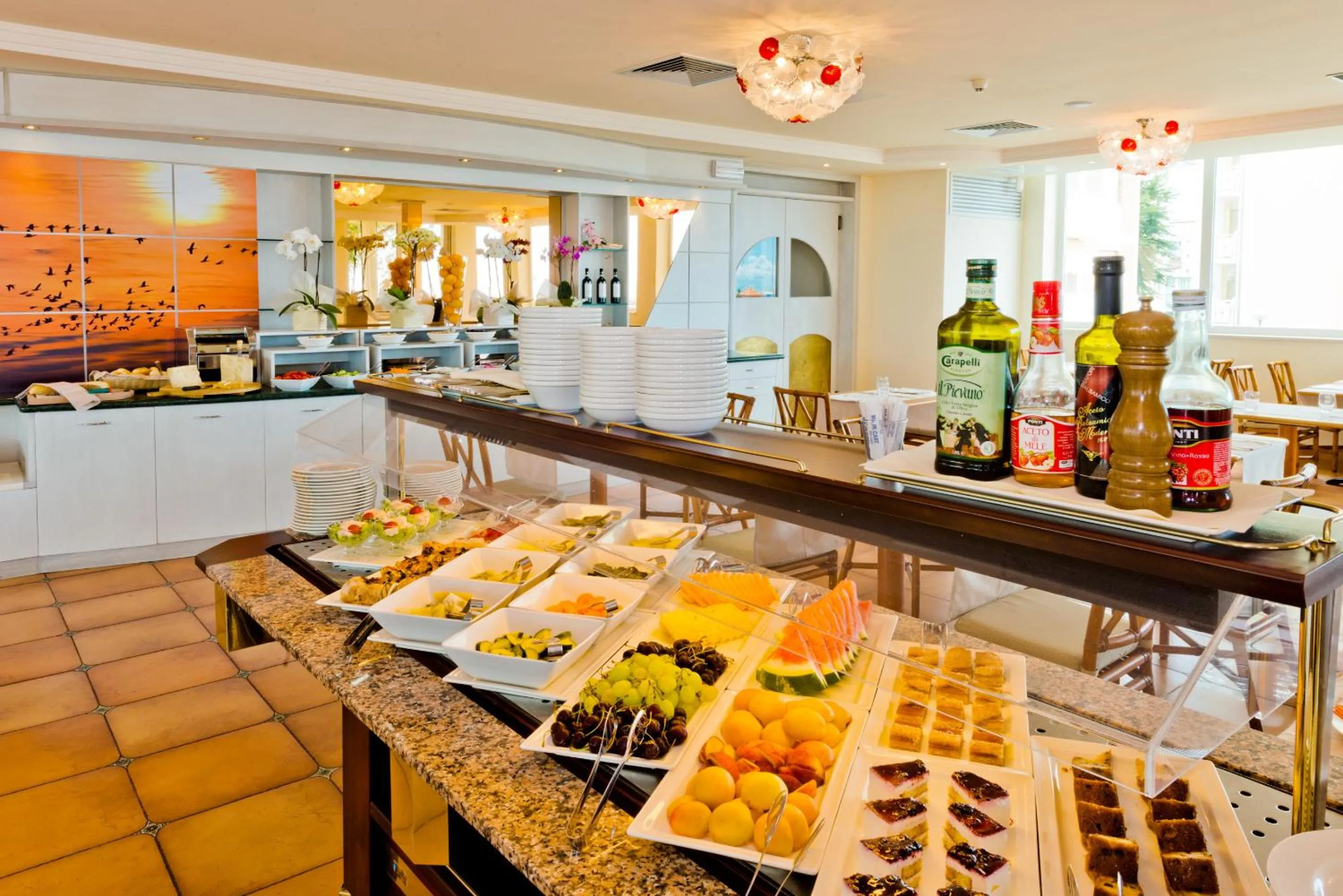 Restaurant/places to eat in Hotel Ambassador