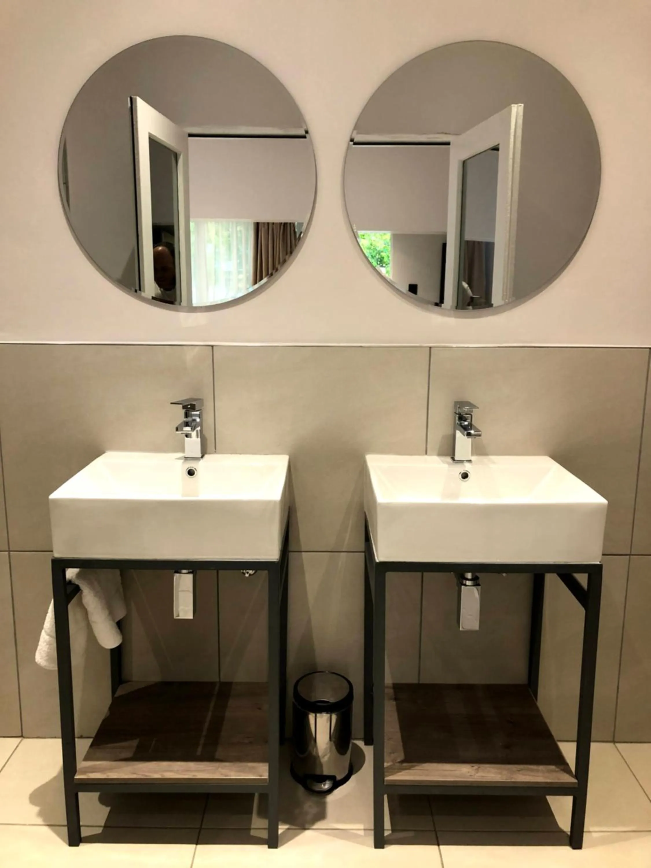 Bathroom in Umtali Country Inn