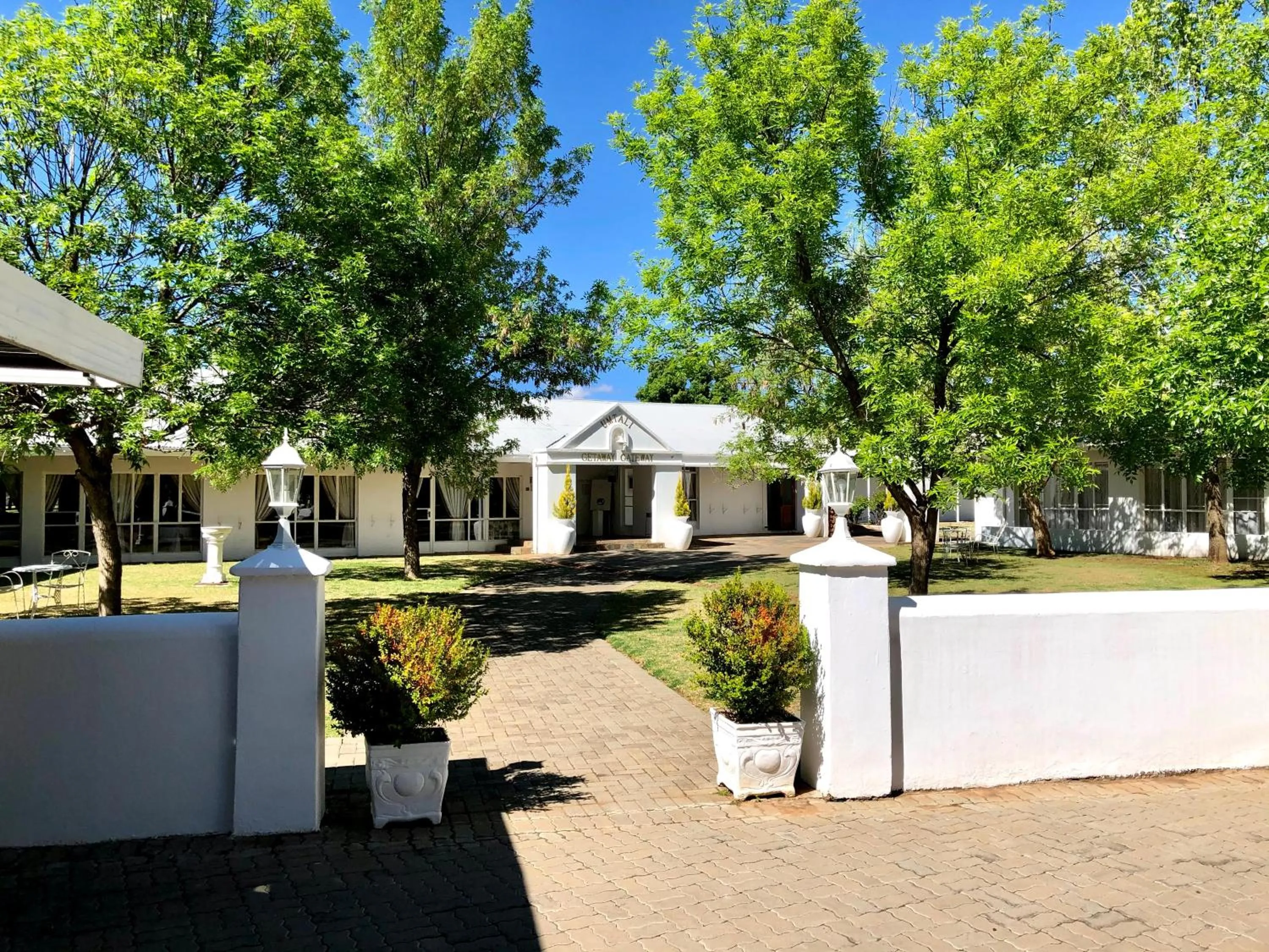 Facade/entrance in Umtali Country Inn