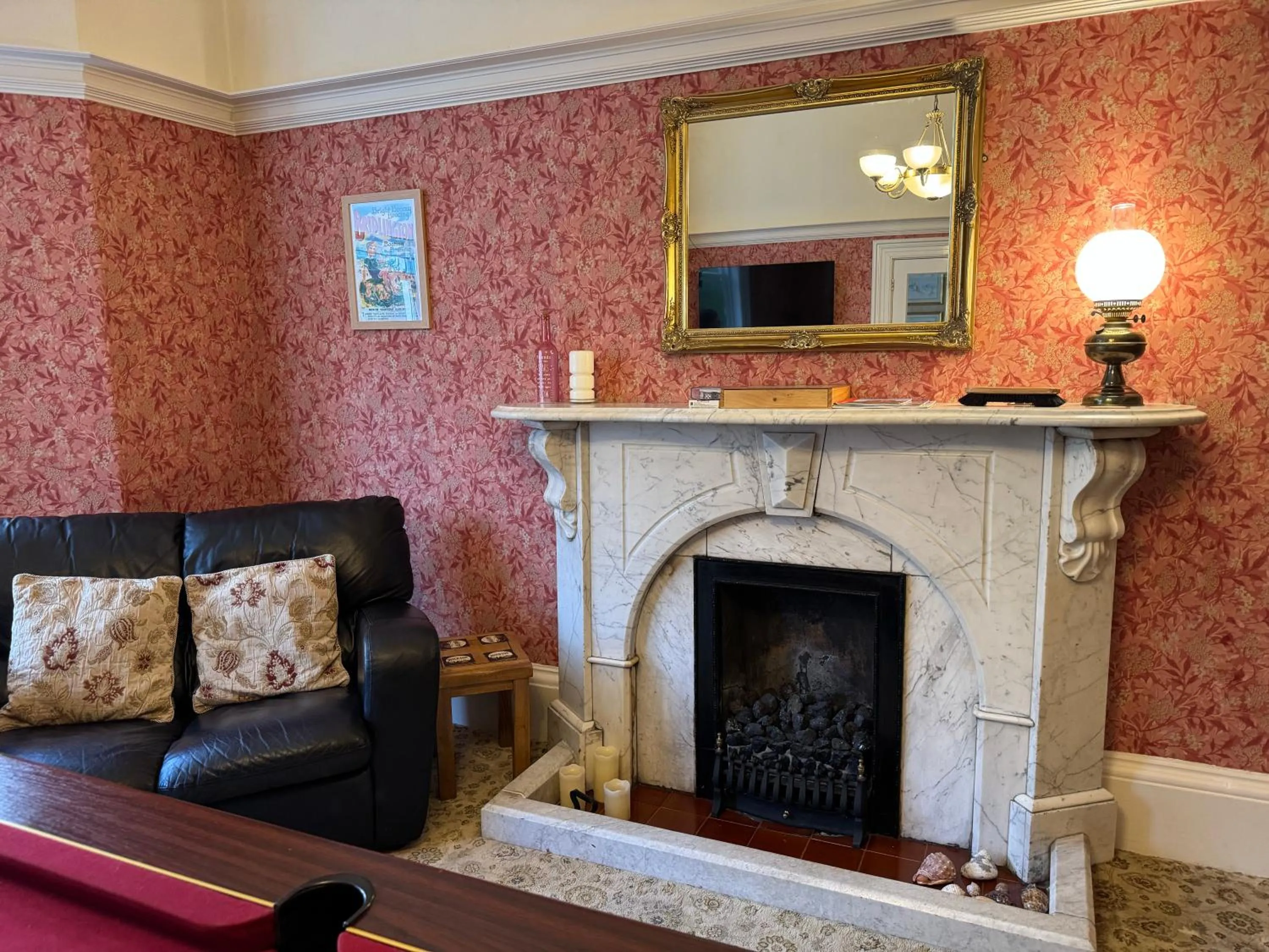 Lounge or bar in The Raincliffe Hotel