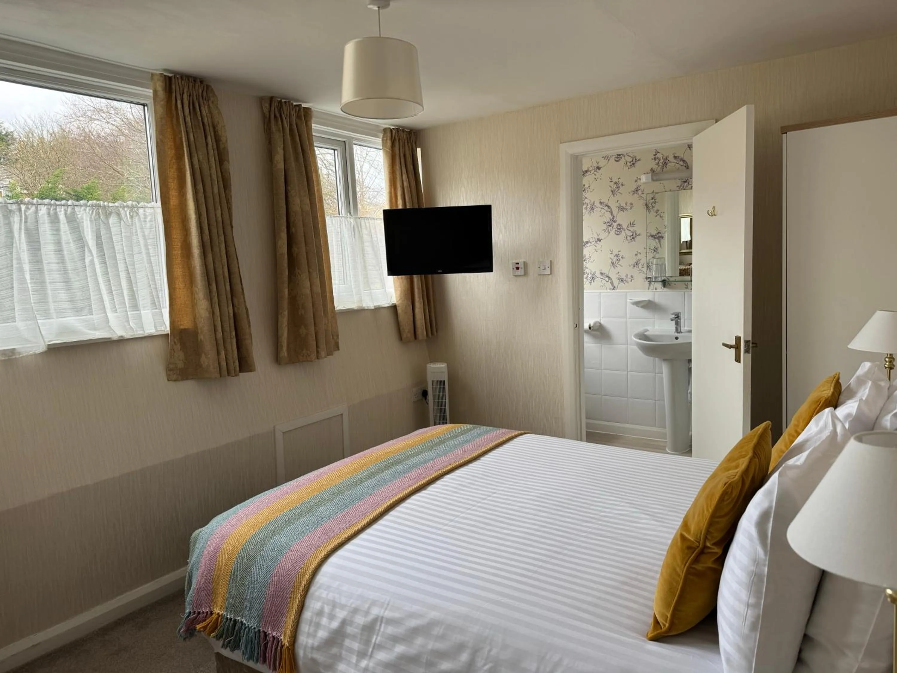 Bedroom, Bed in The Raincliffe Hotel
