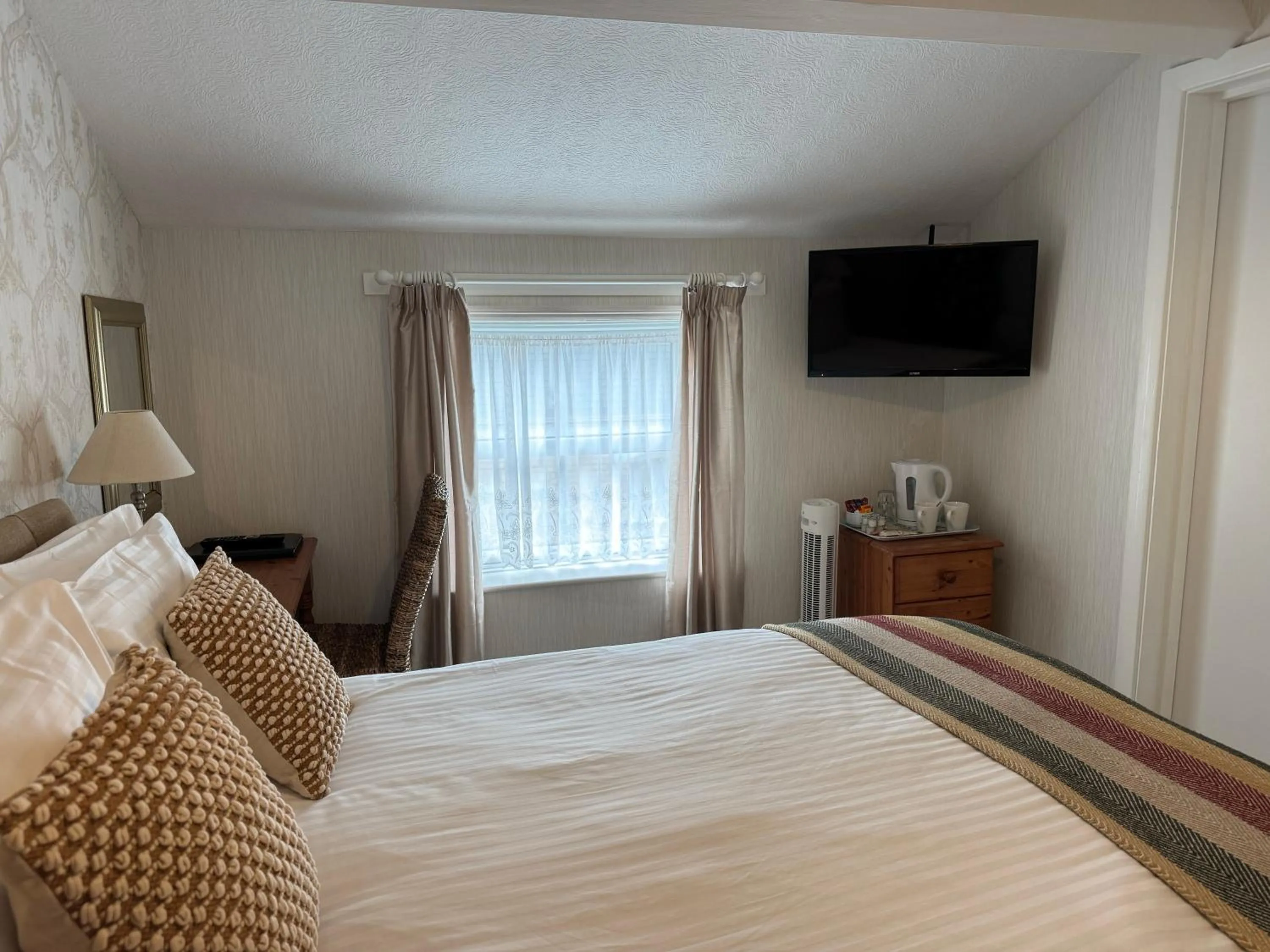 Bedroom, Bed in The Raincliffe Hotel