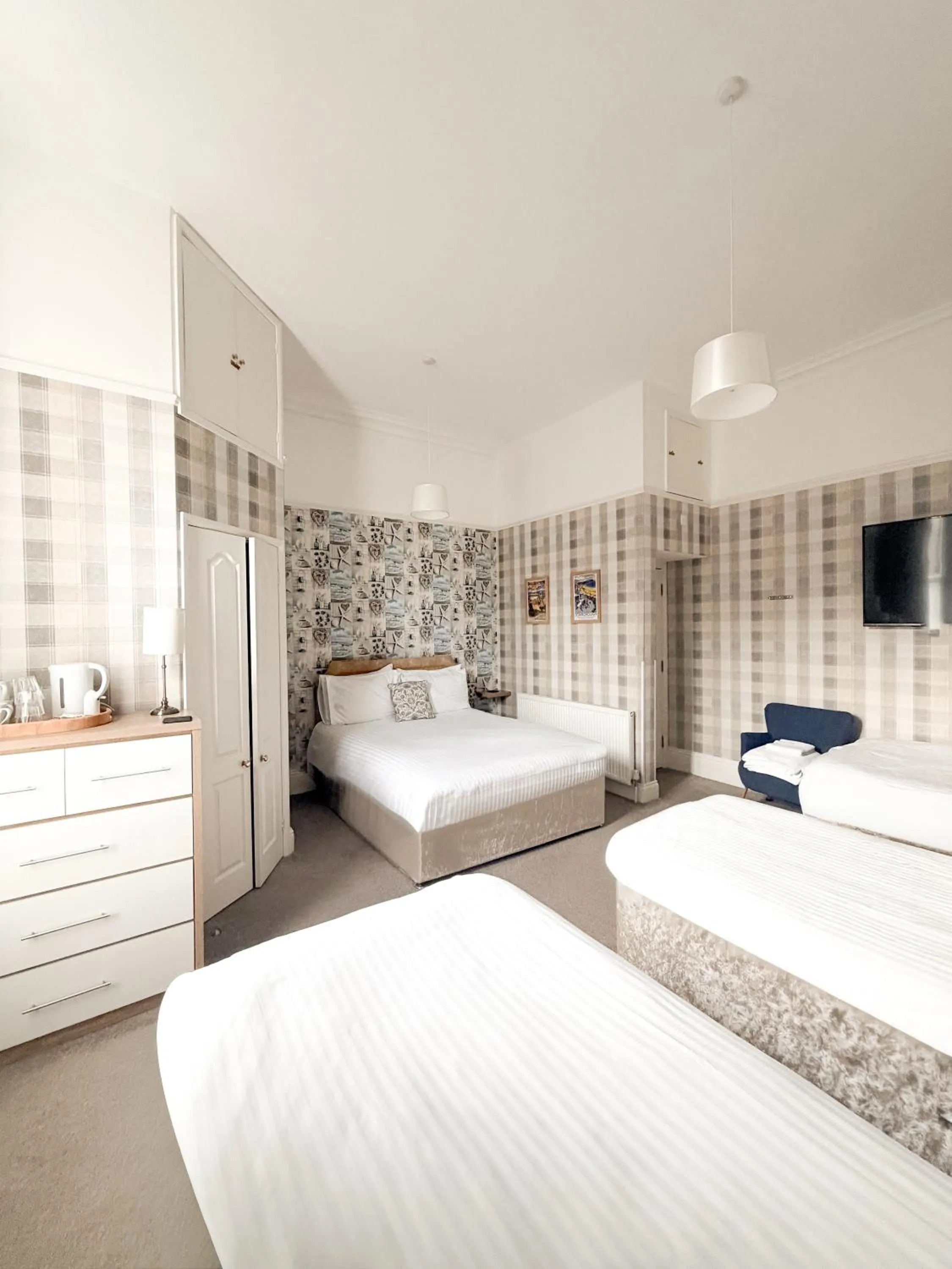 Bedroom, Bed in The Raincliffe Hotel