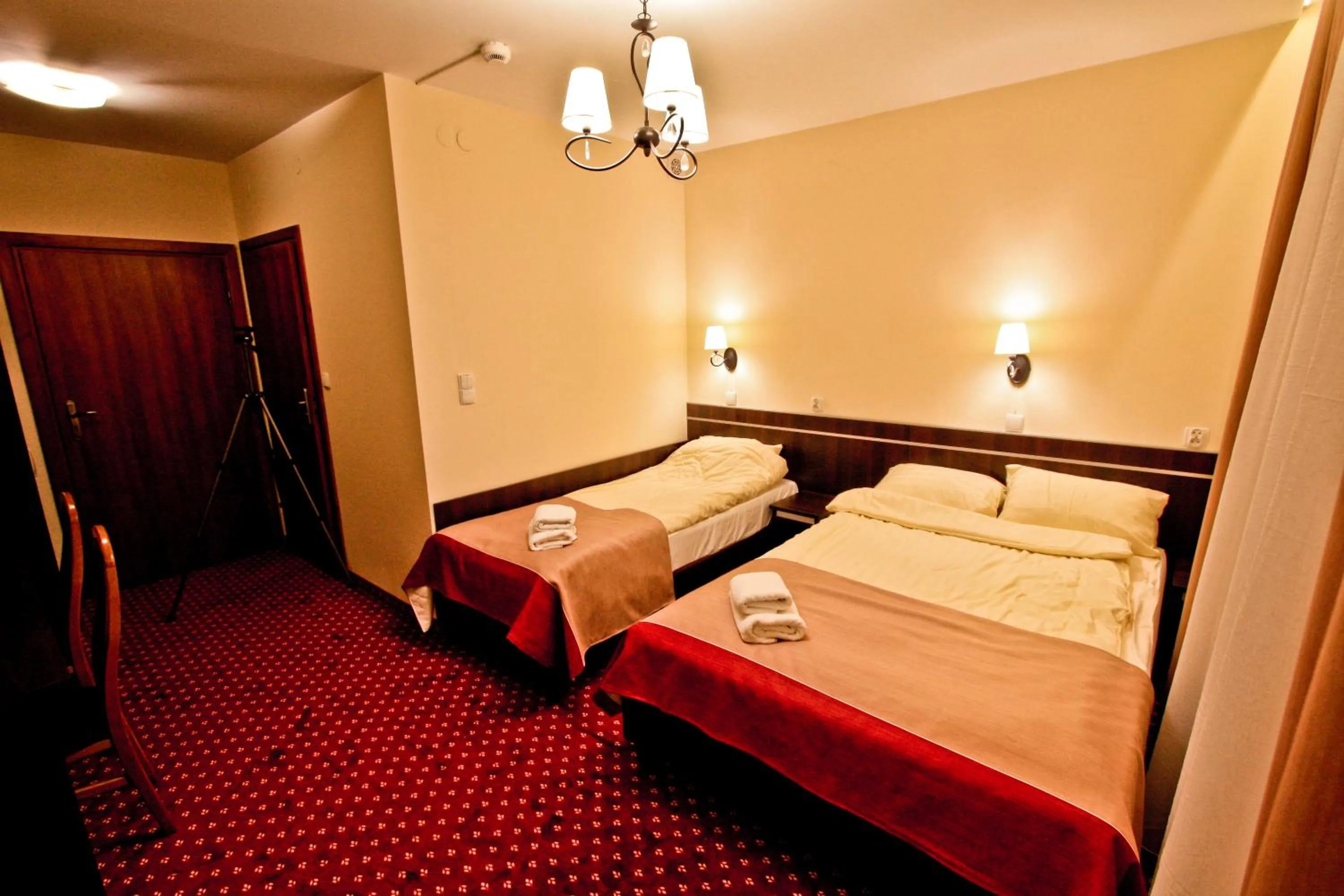 Photo of the whole room, Bed in Hotel Milord