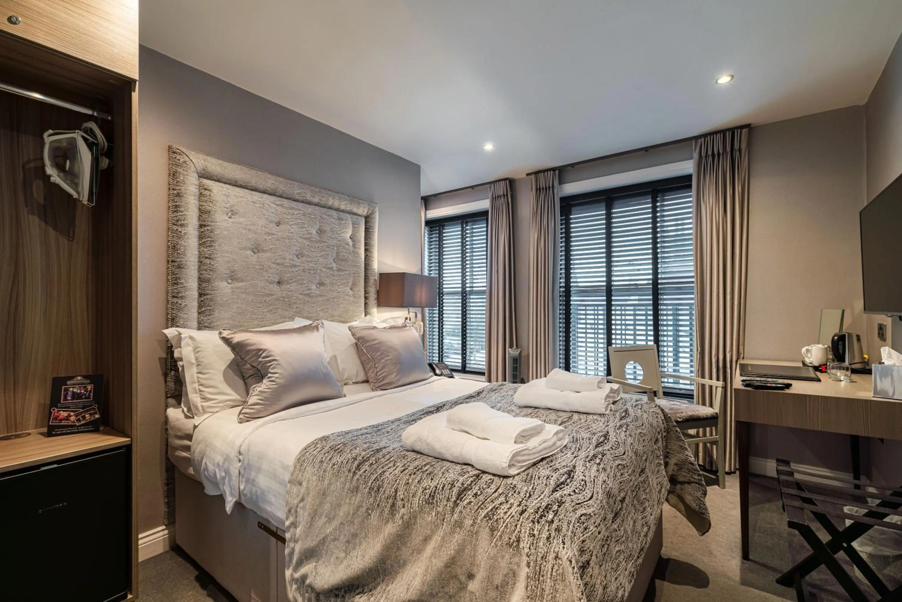 Photo of the whole room, Bed in The Bold Hotel; BW Signature Collection