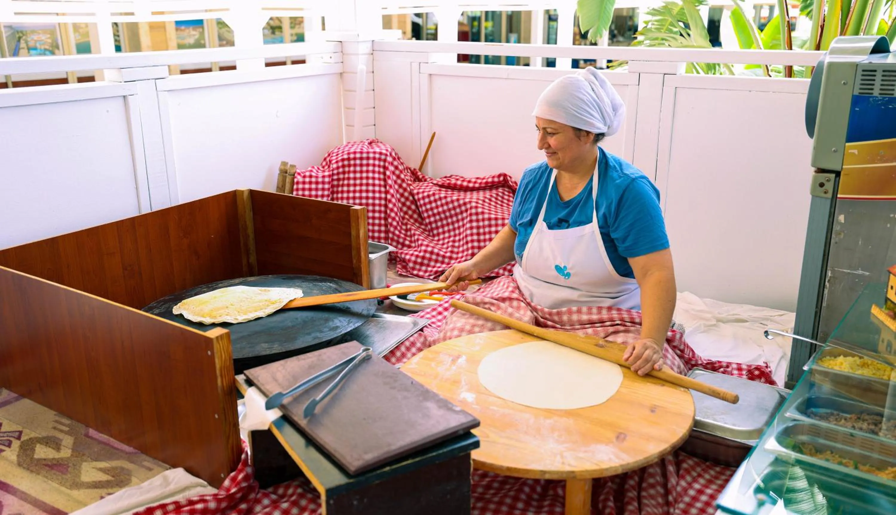 Kitchen or kitchenette in Crystal De Luxe Comfort Collection - All Inclusive