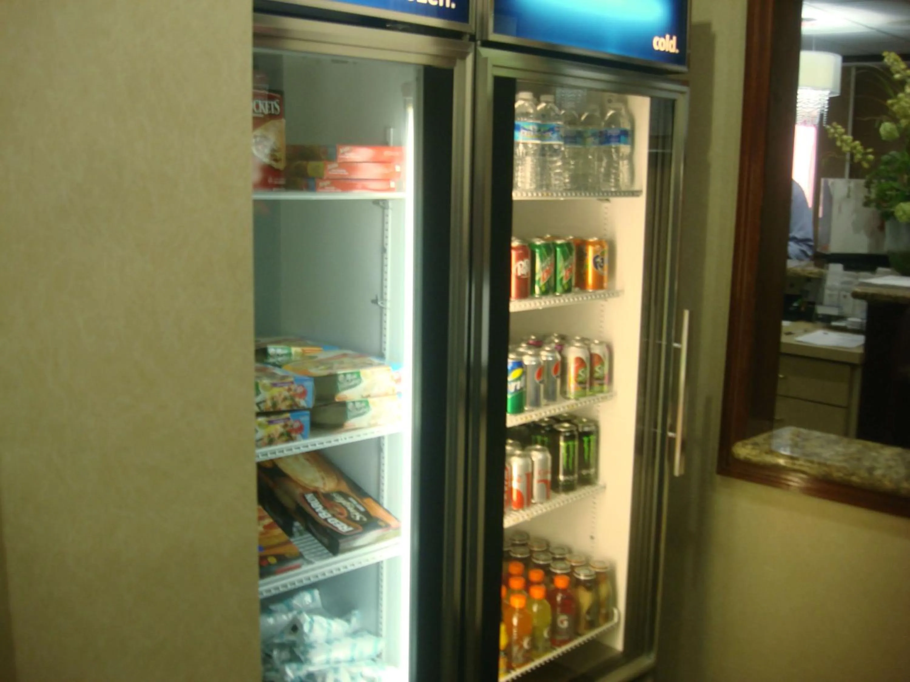 Restaurant/places to eat in Hampton Inn Atlanta-Fairburn