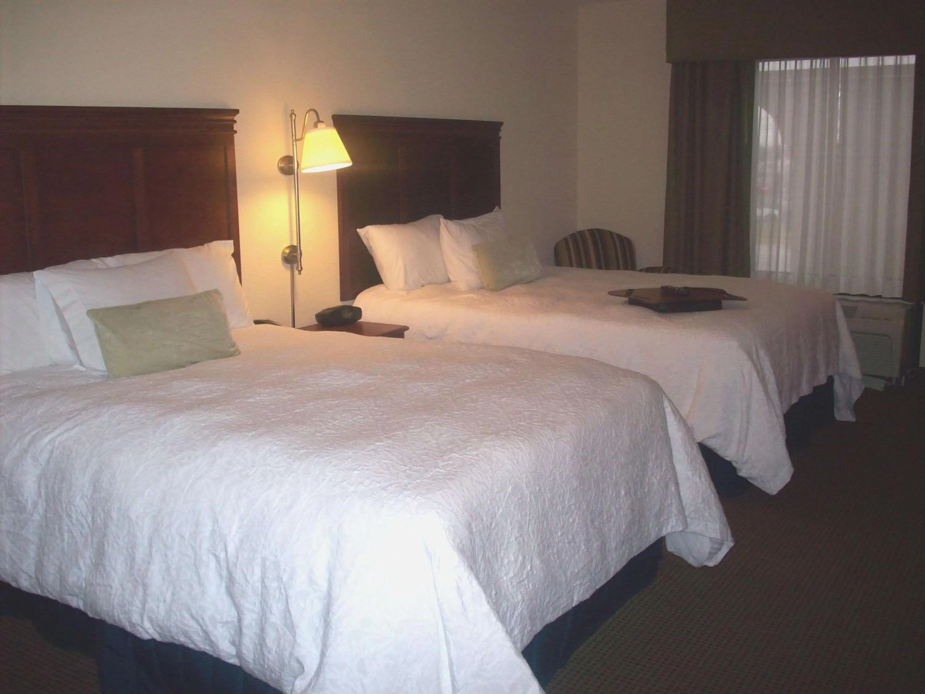 Bed in Hampton Inn Atlanta-Fairburn