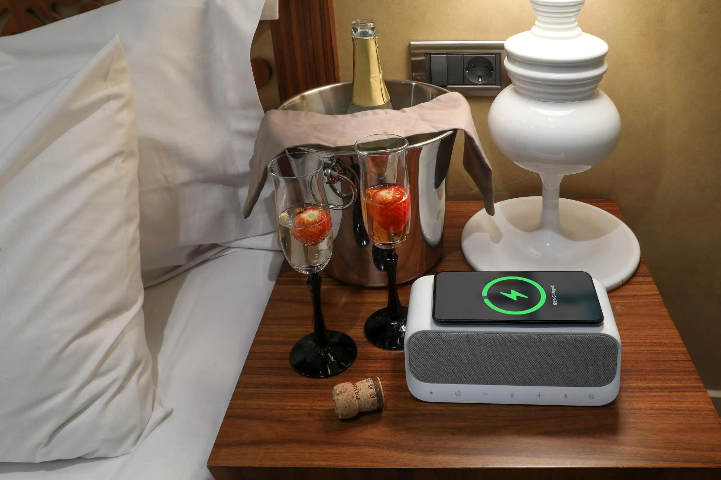 Alcoholic drinks, Bed in The Story Hotel Pera