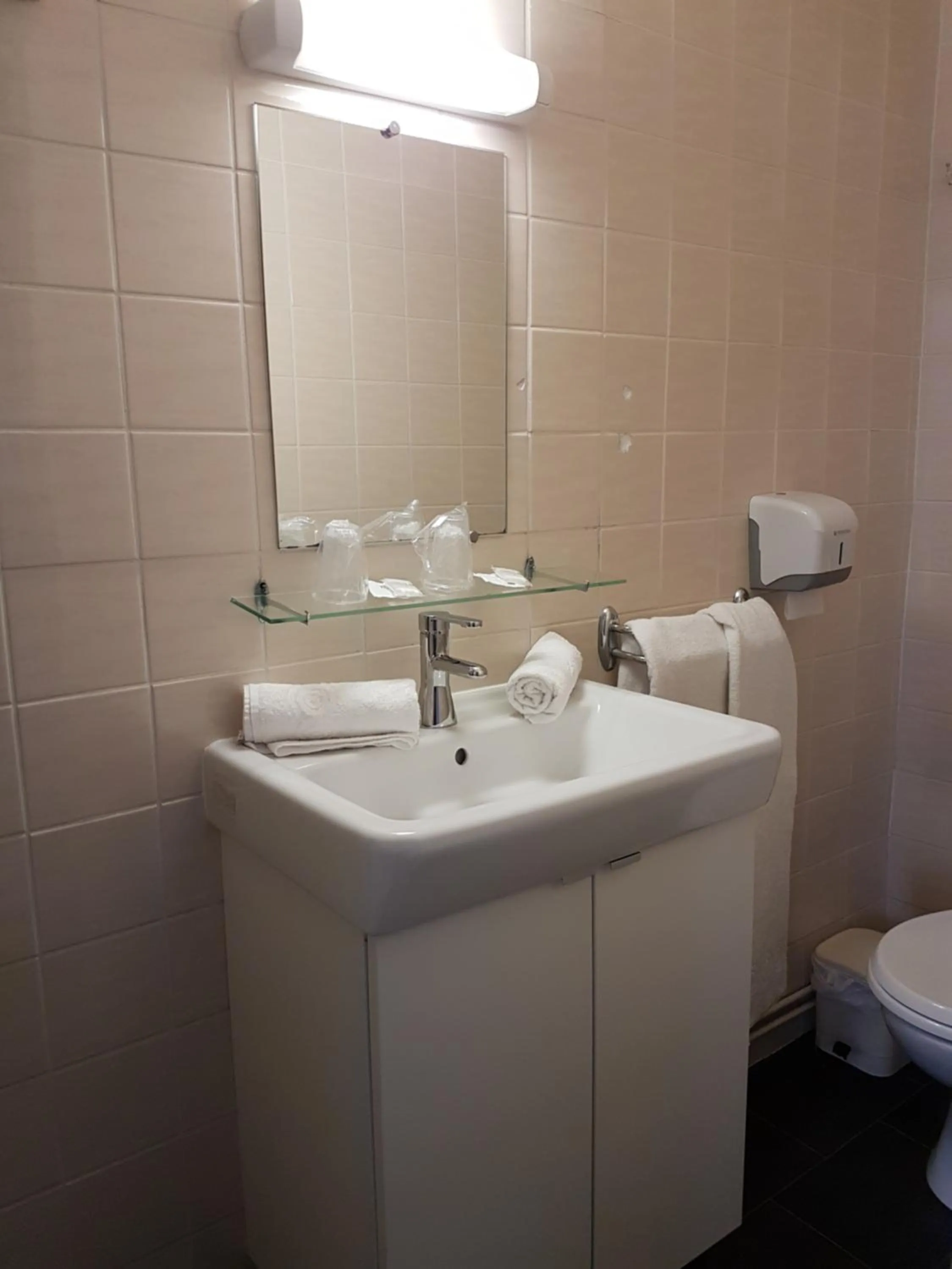 Bathroom in Hotel de Normandie