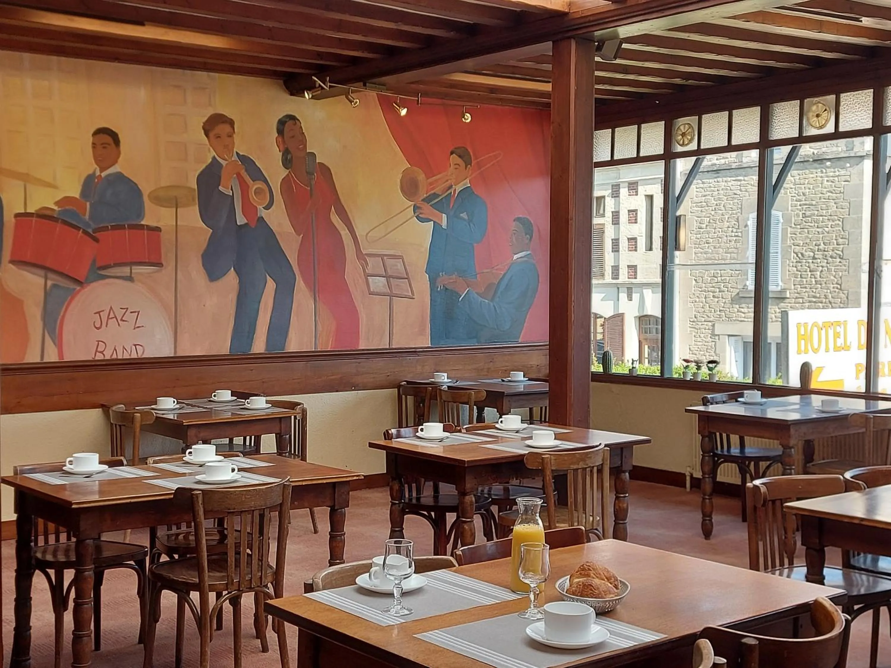 Buffet breakfast in Hotel de Normandie