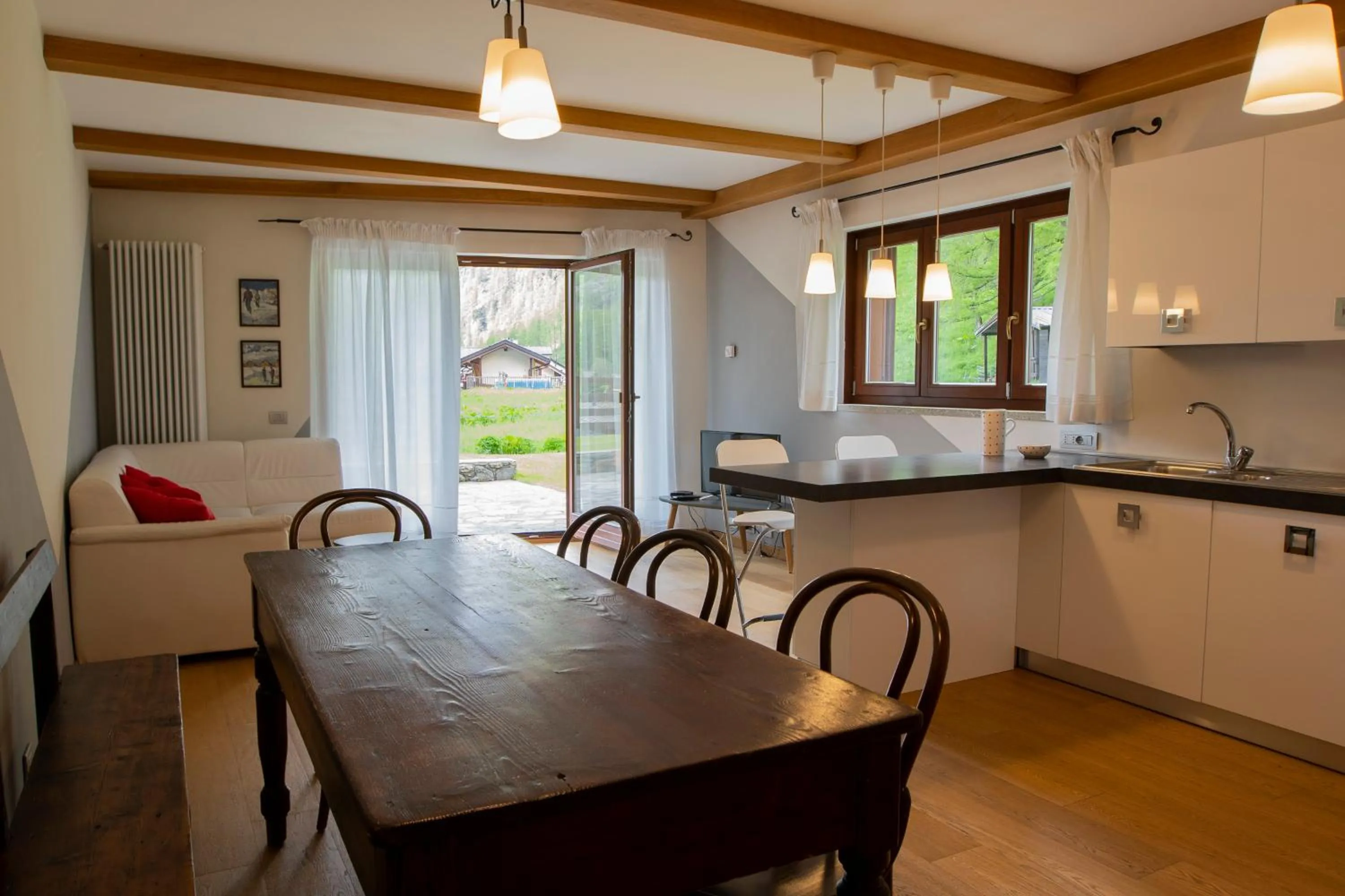 Kitchen or kitchenette in Residence Le Marmotte