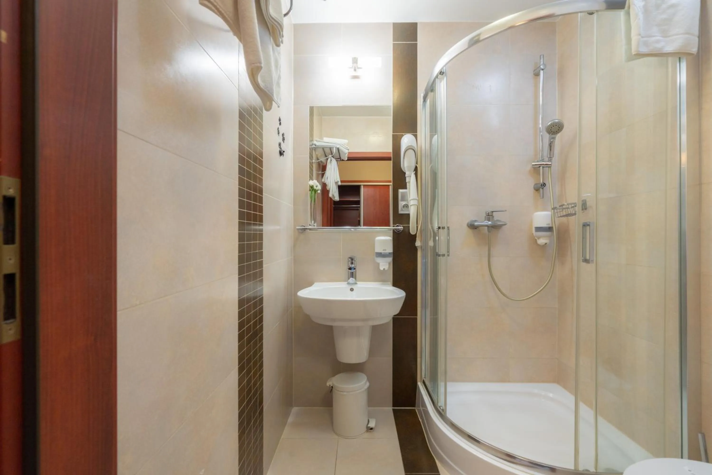 Shower in Hotel Badura