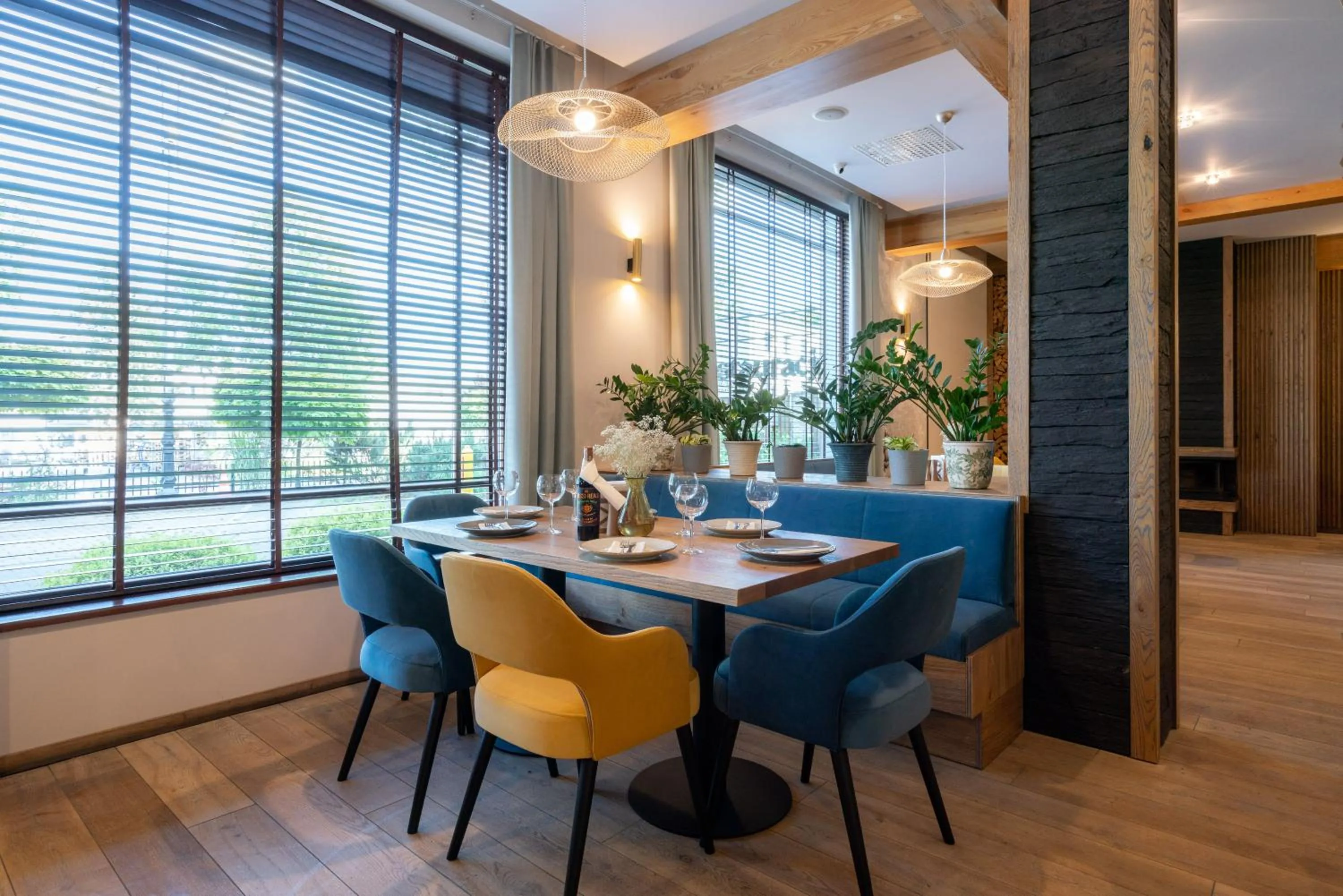 Restaurant/places to eat in Hotel Badura