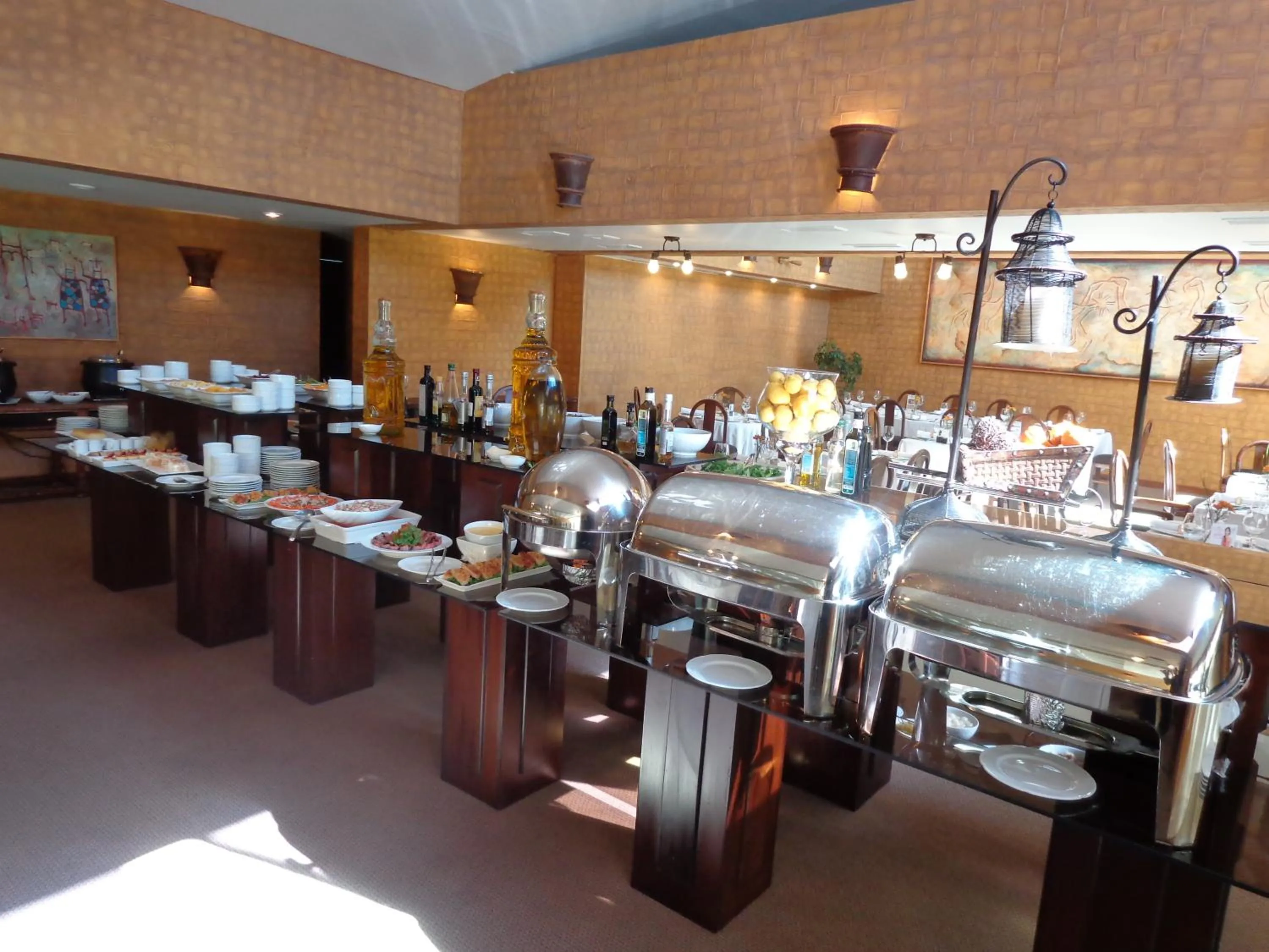 Restaurant/places to eat in Park Hotel Calama