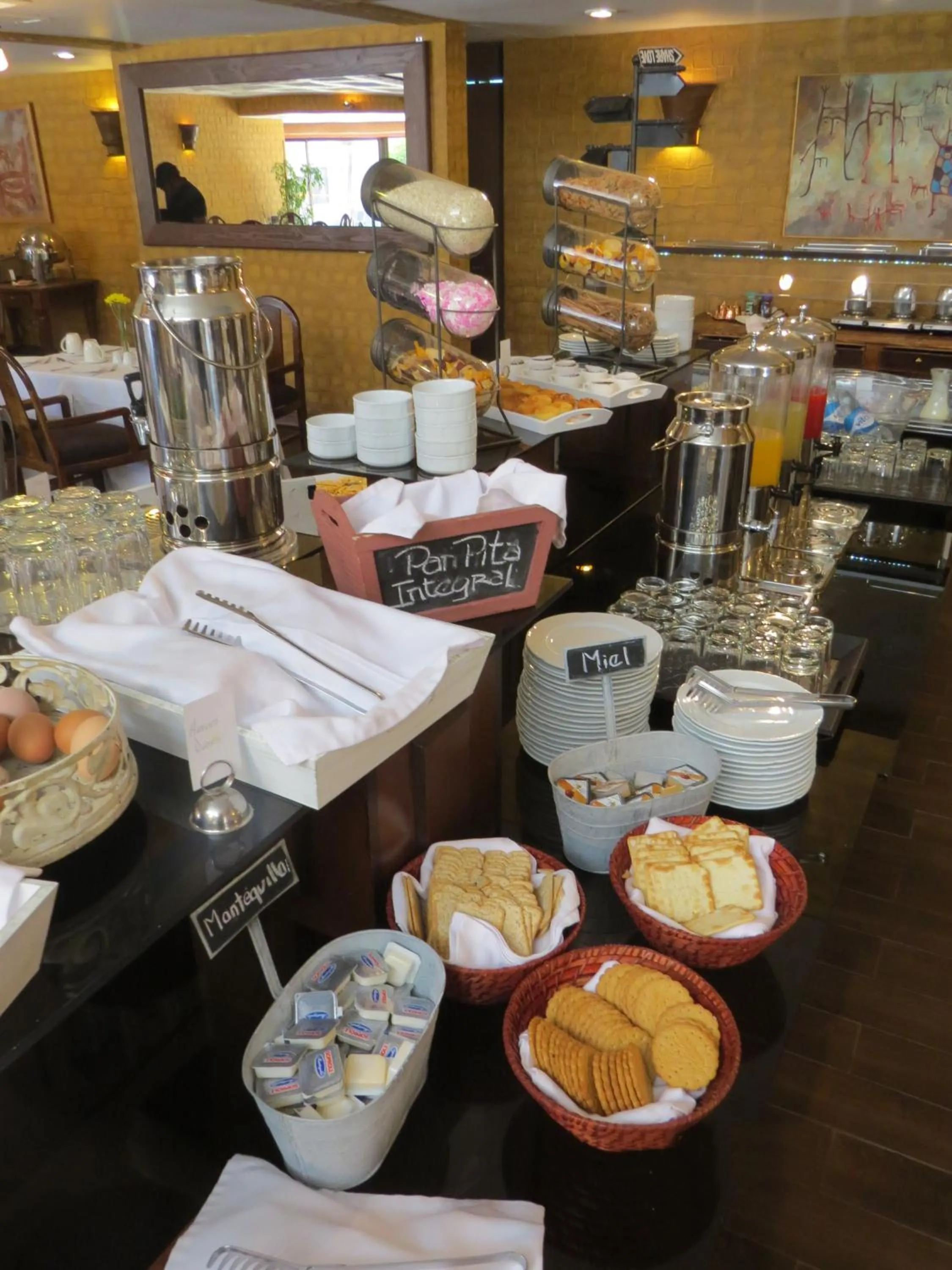 Restaurant/places to eat in Park Hotel Calama