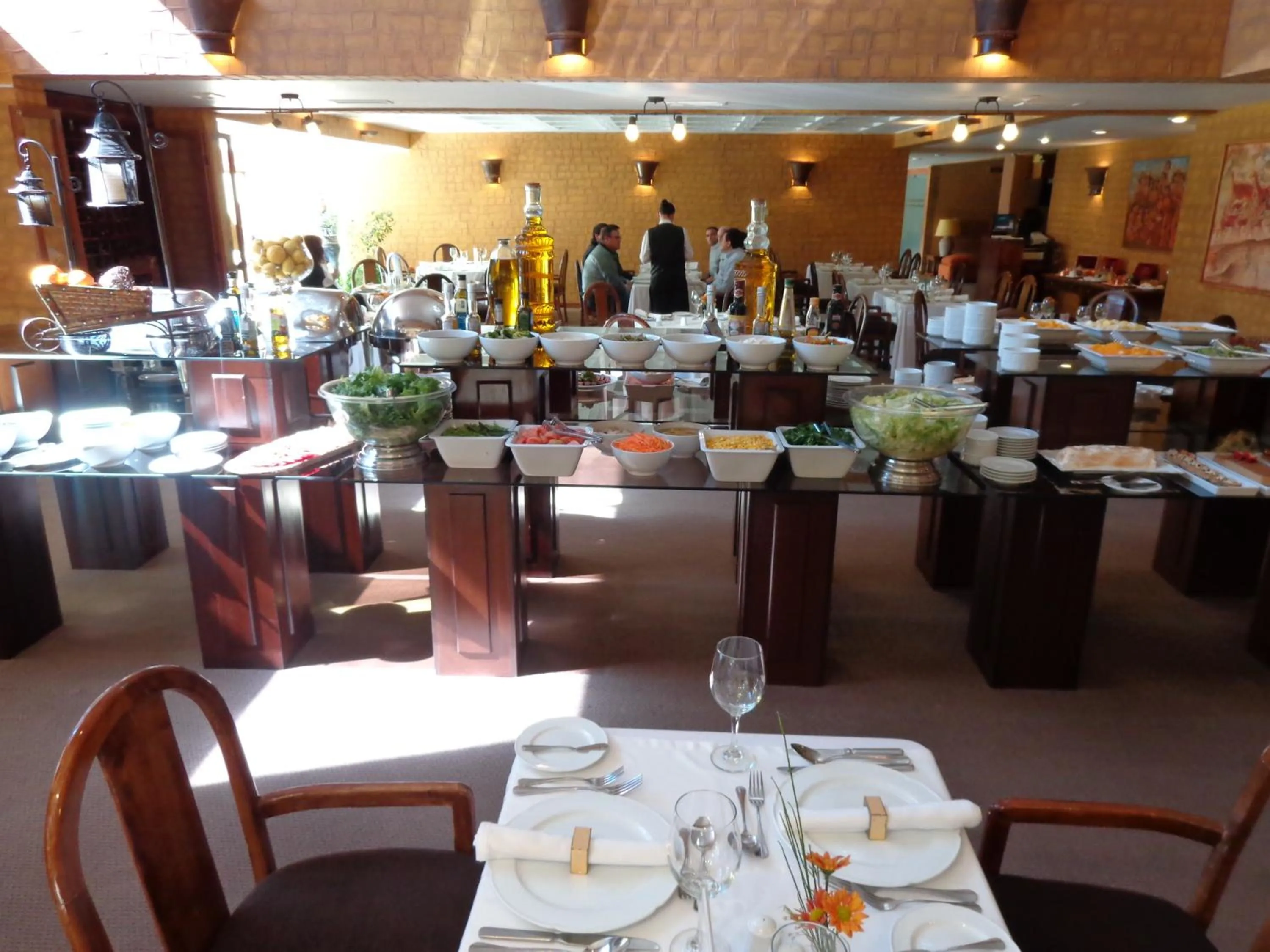 Restaurant/places to eat in Park Hotel Calama