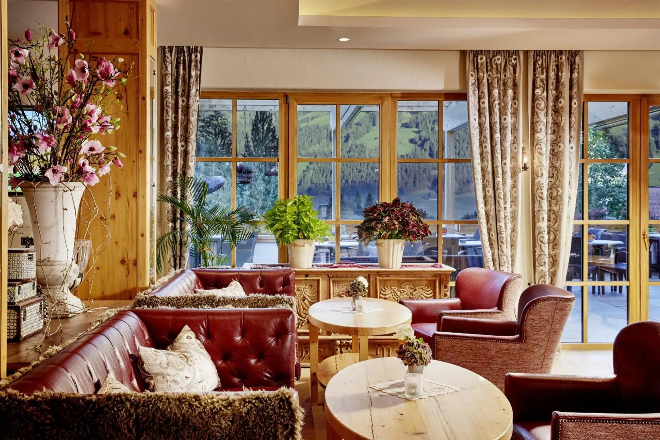 Lounge or bar in Habachklause Familien Bauernhof Resort