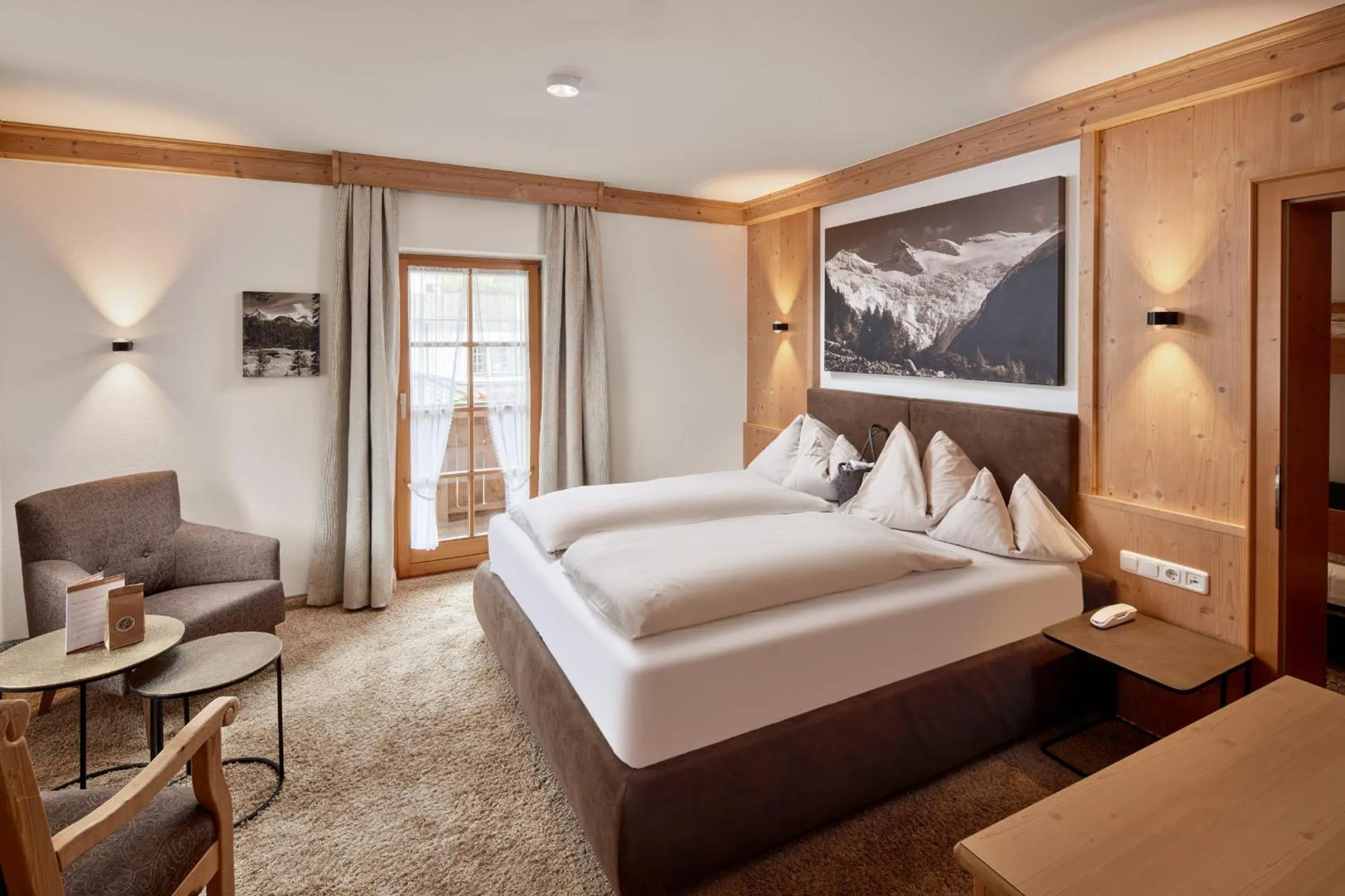 Photo of the whole room, Bed in Habachklause Familien Bauernhof Resort