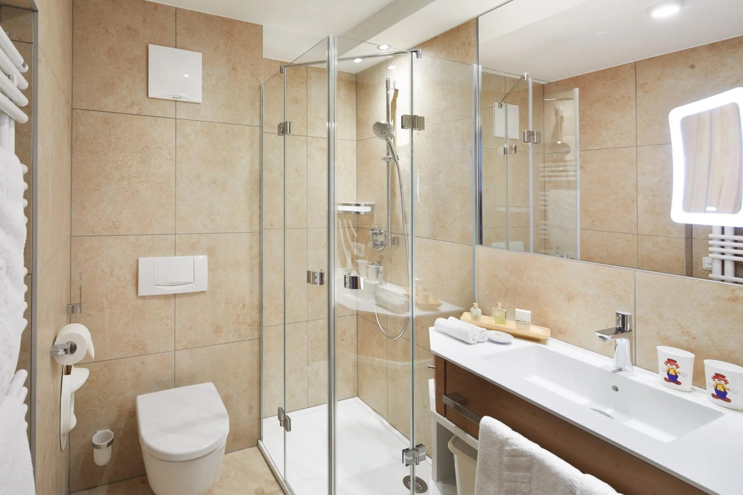 Shower in Habachklause Familien Bauernhof Resort