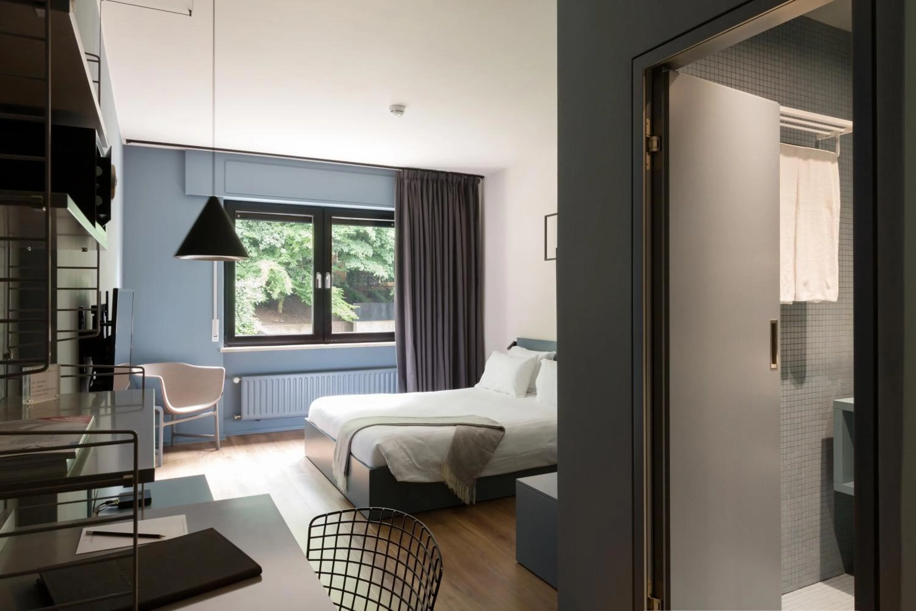 Photo of the whole room, Bed in Hostellerie du Grünewald