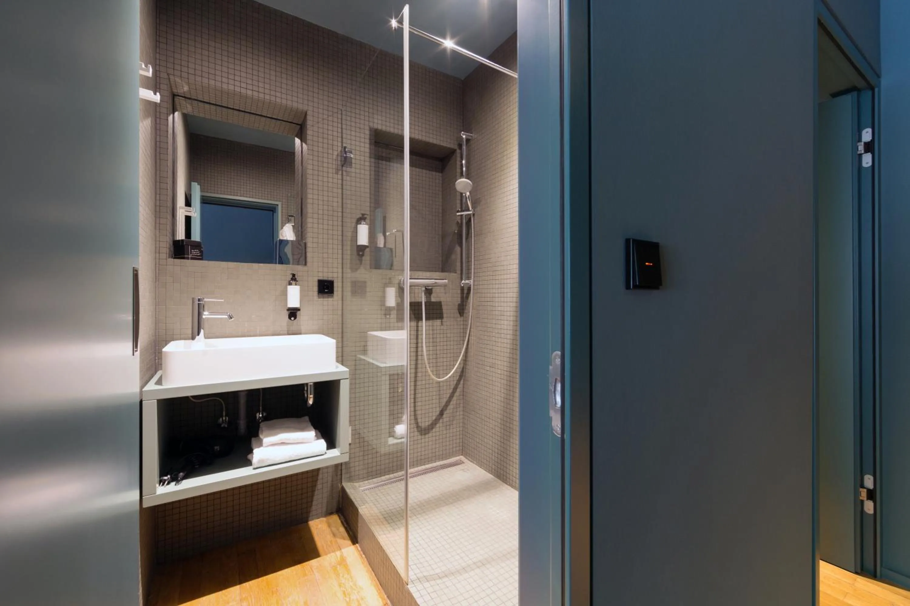 Shower in Hostellerie du Grünewald