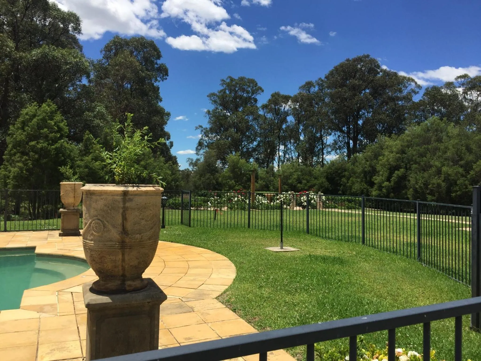 Swimming pool in Villa Provence Estate