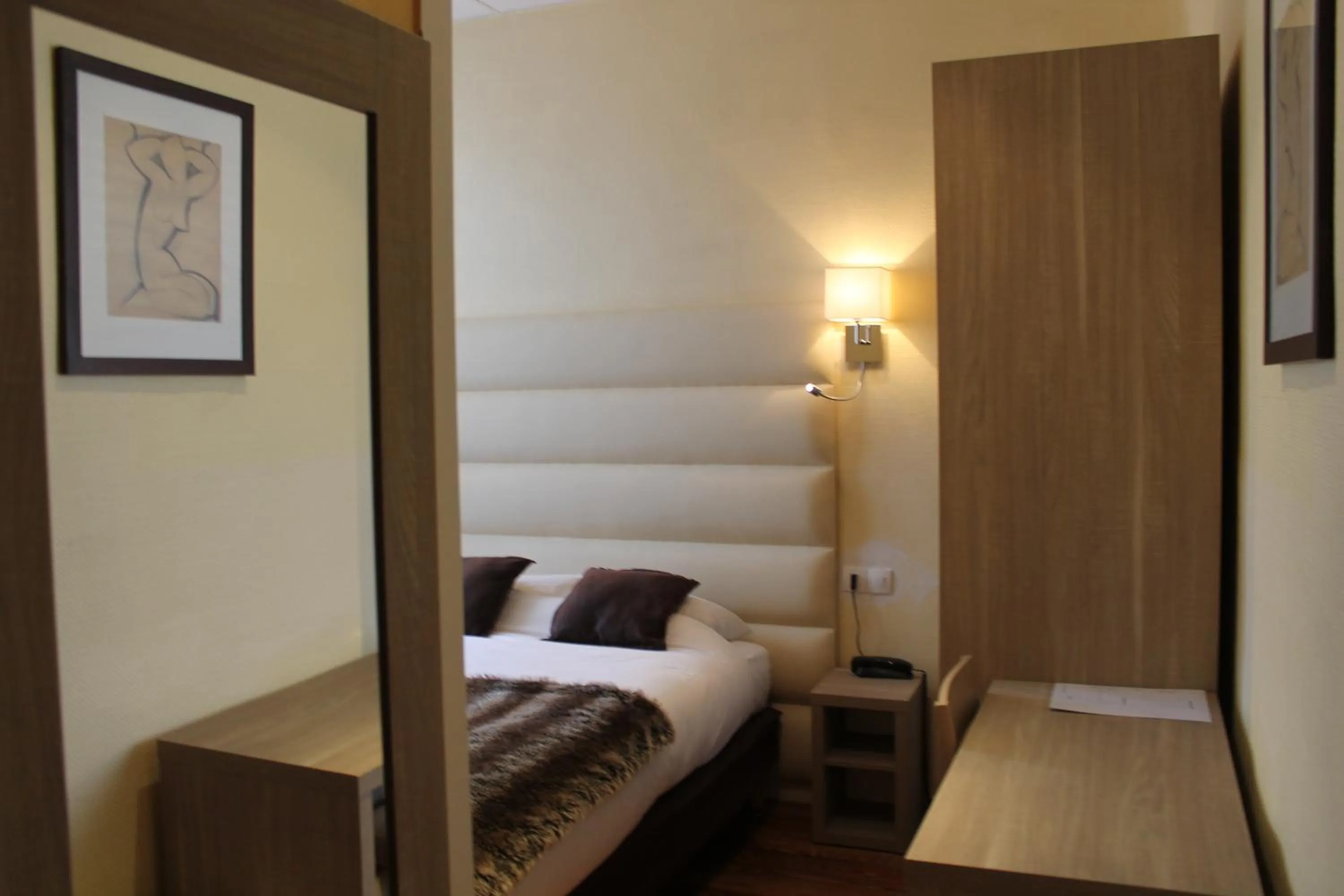 Bedroom, Bed in Hotel Napoléon