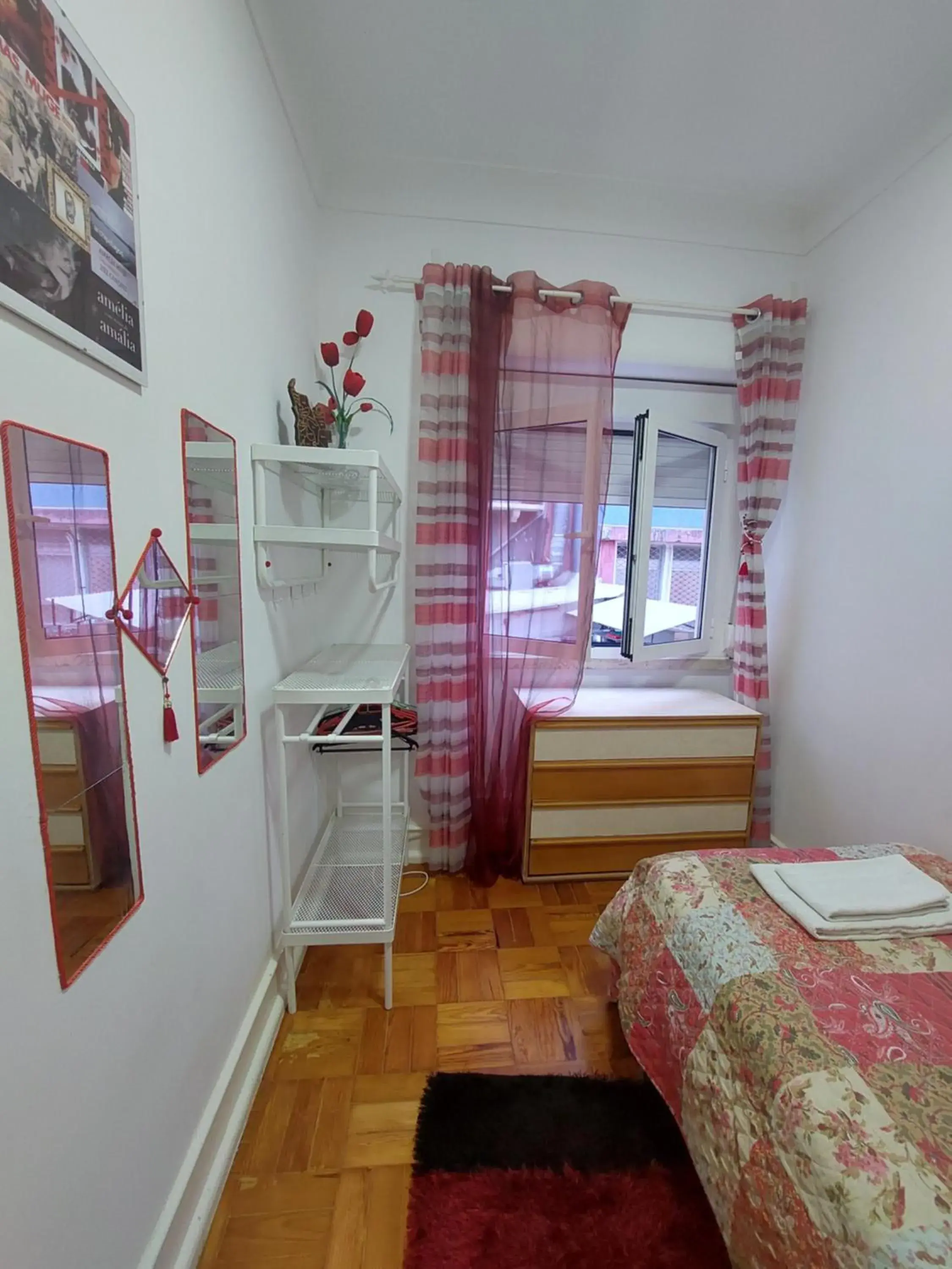 Single Room in Ameli Rooms Single Room in Ameli Rooms