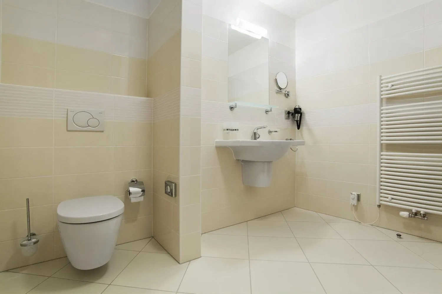 Toilet in Hotel Mlynska