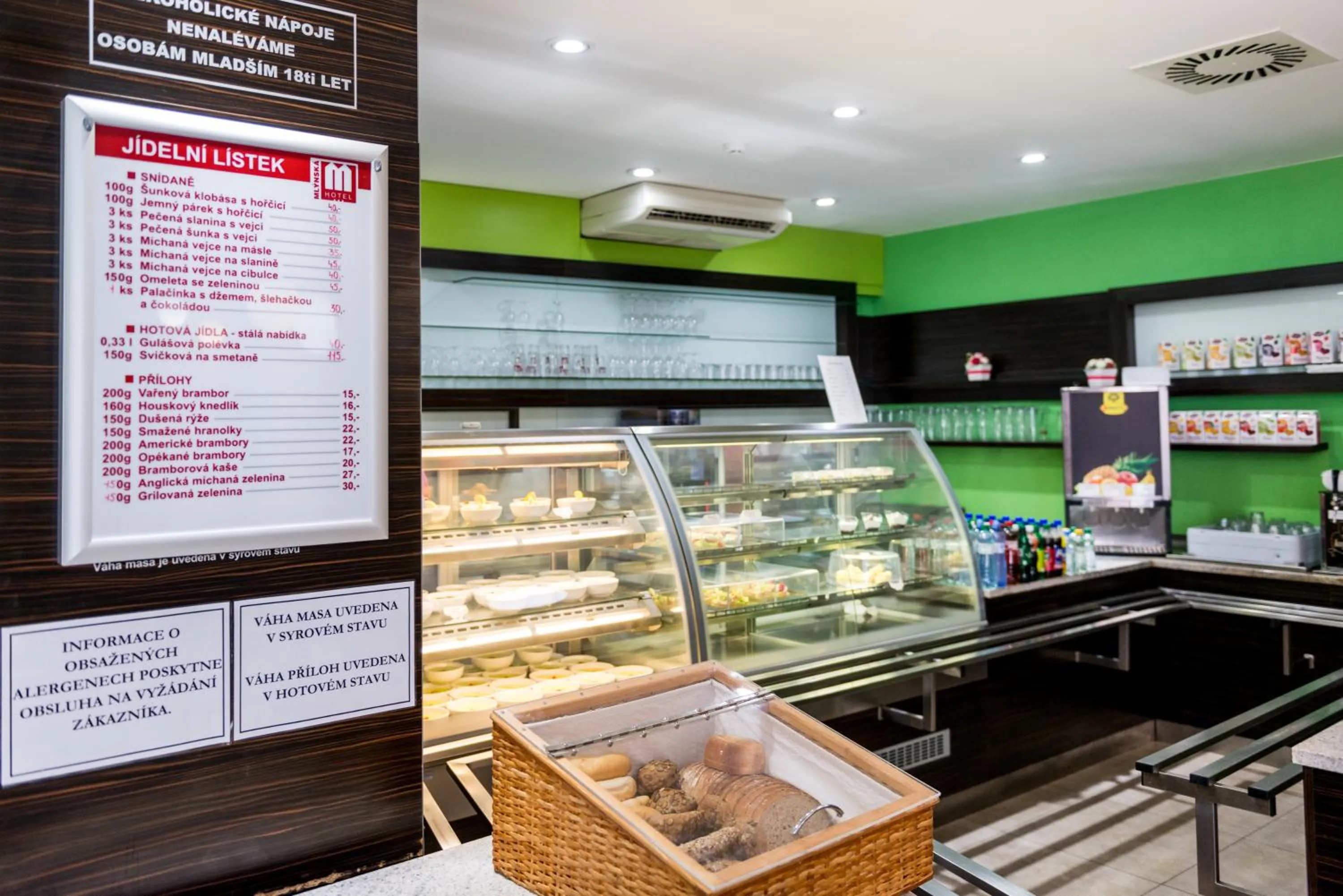 Restaurant/places to eat in Hotel Mlynska