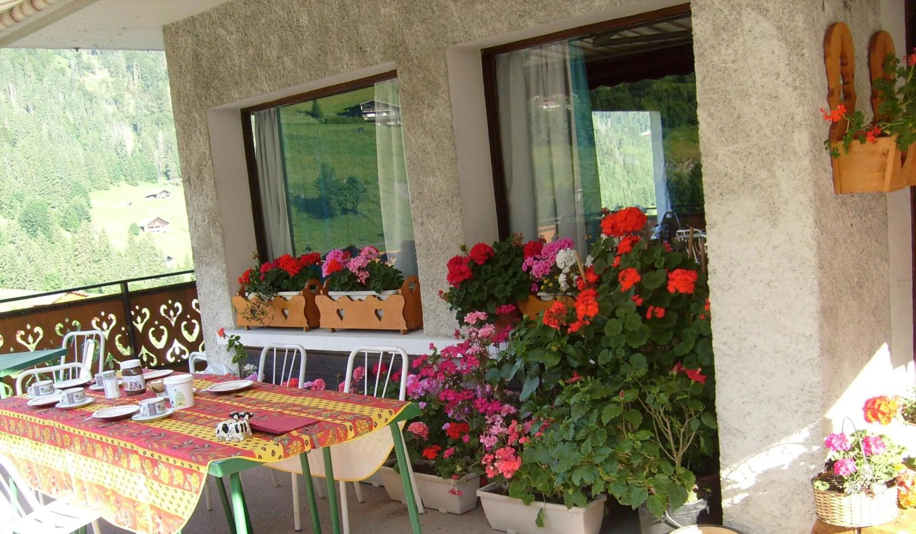 Restaurant/places to eat in Chalet-Hôtel du Borderan