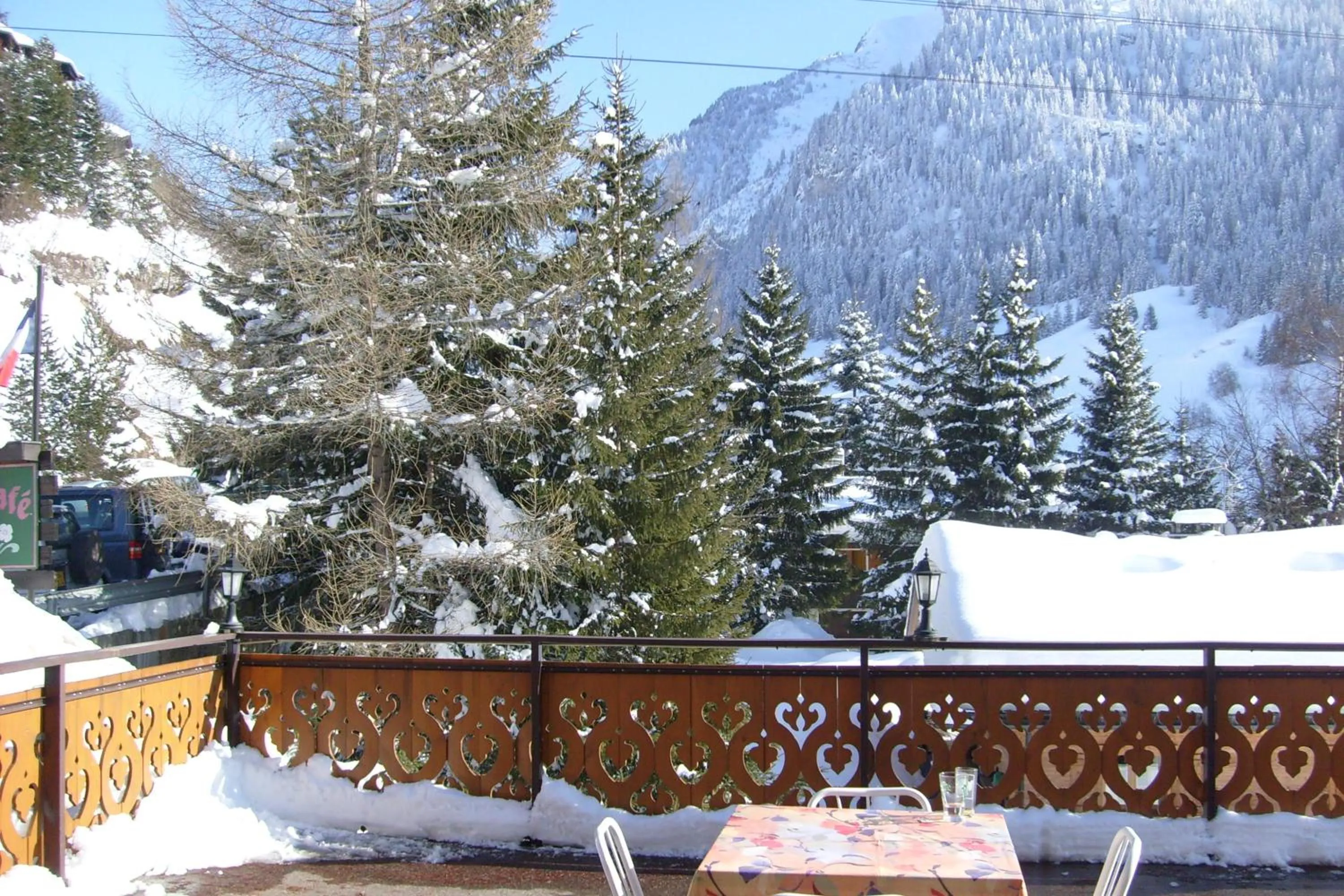 Restaurant/places to eat in Chalet-Hôtel du Borderan