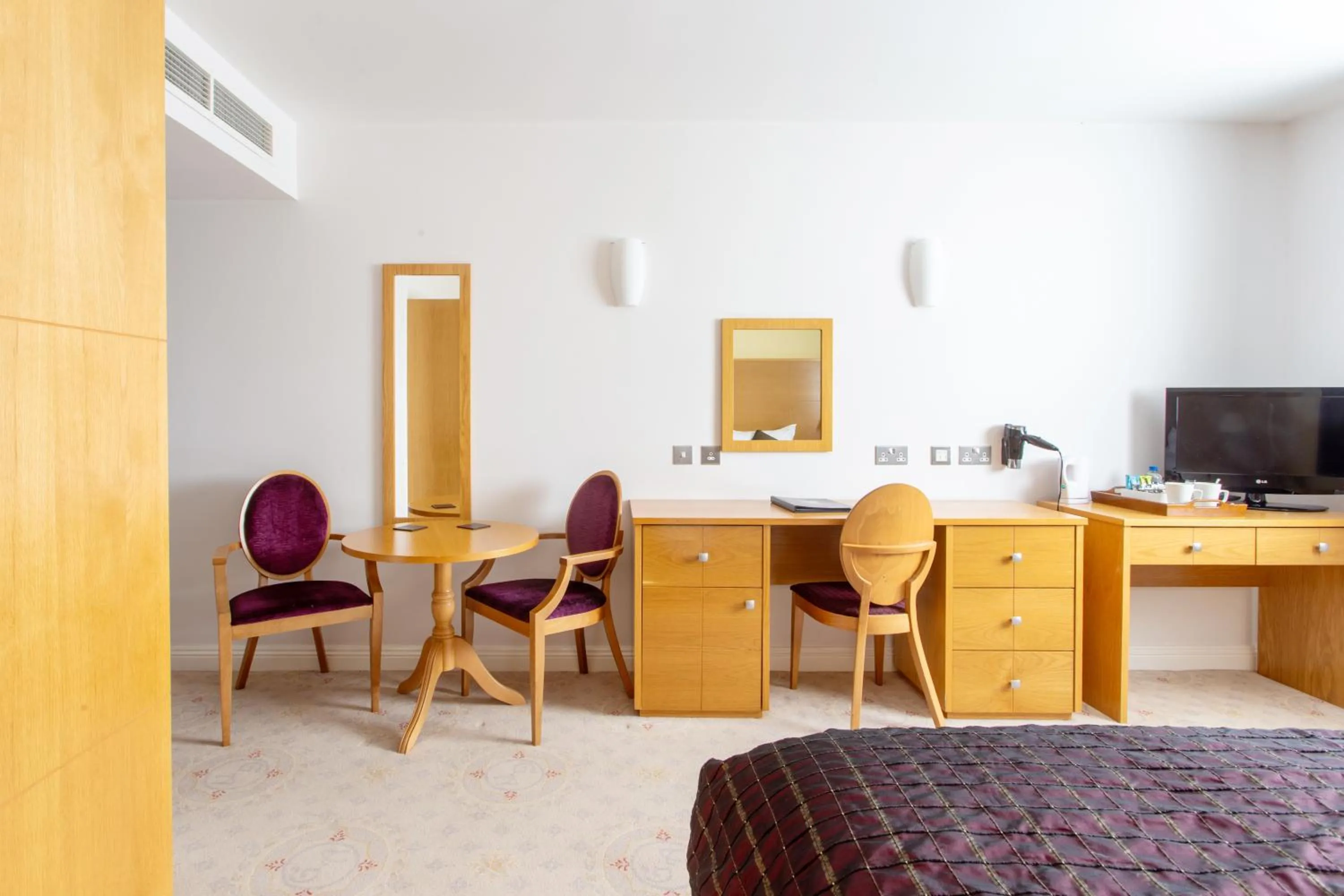 Bed in George Albert Hotel & Spa