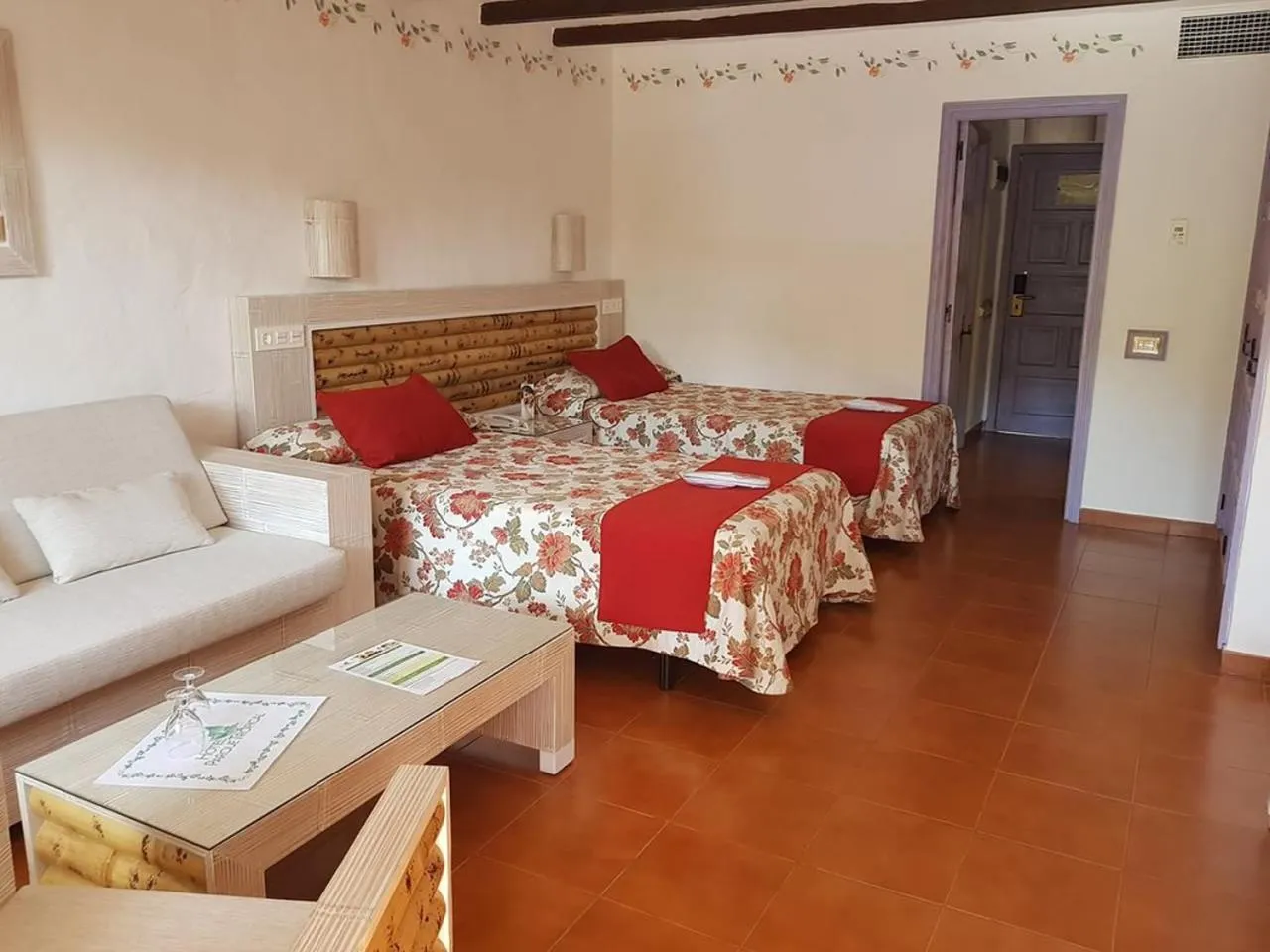 Photo of the whole room, Bed in Hotel Parque Tropical