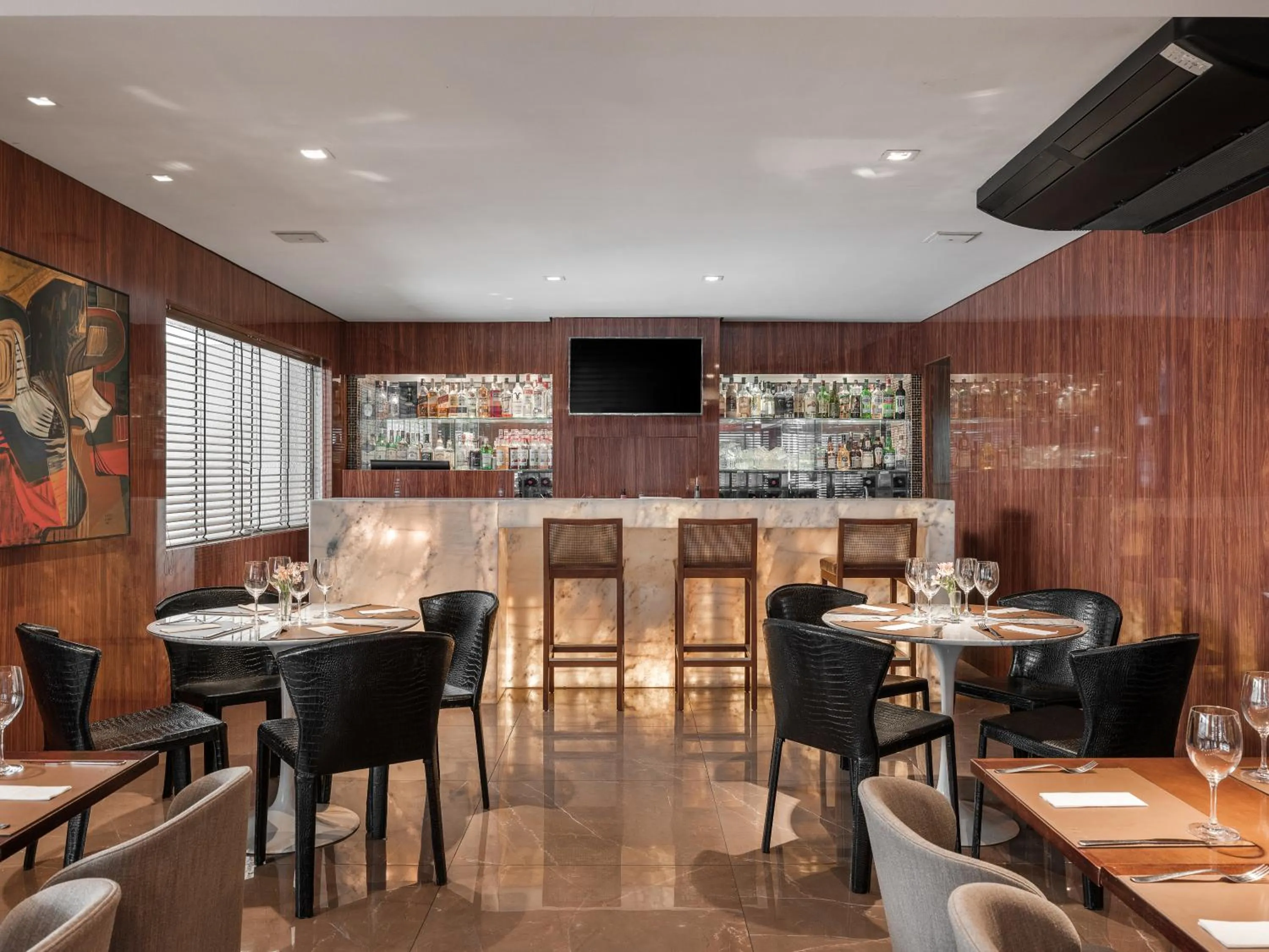 Lounge or bar in Faial Prime Suítes