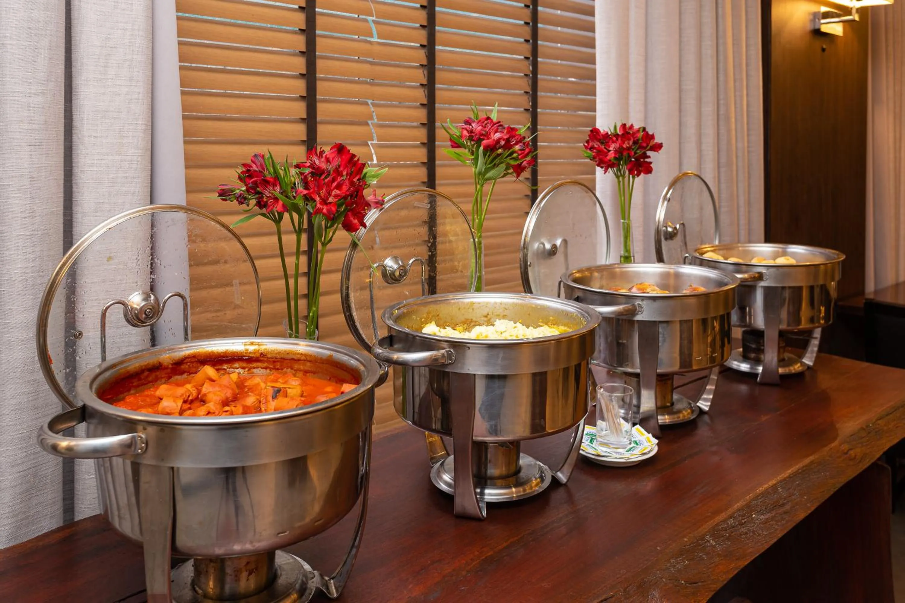 Food and drinks in Faial Prime Suítes