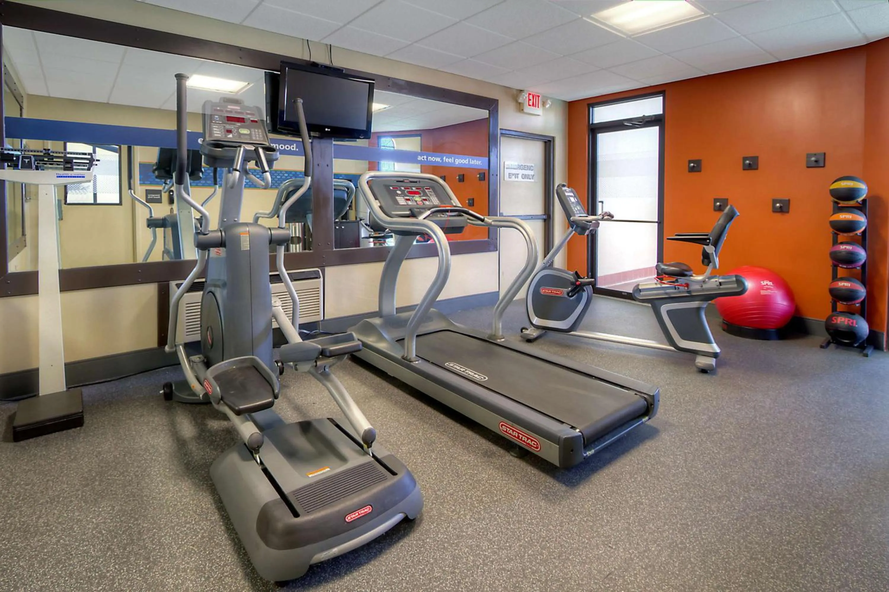 Fitness centre/facilities in Hampton Inn Russellville
