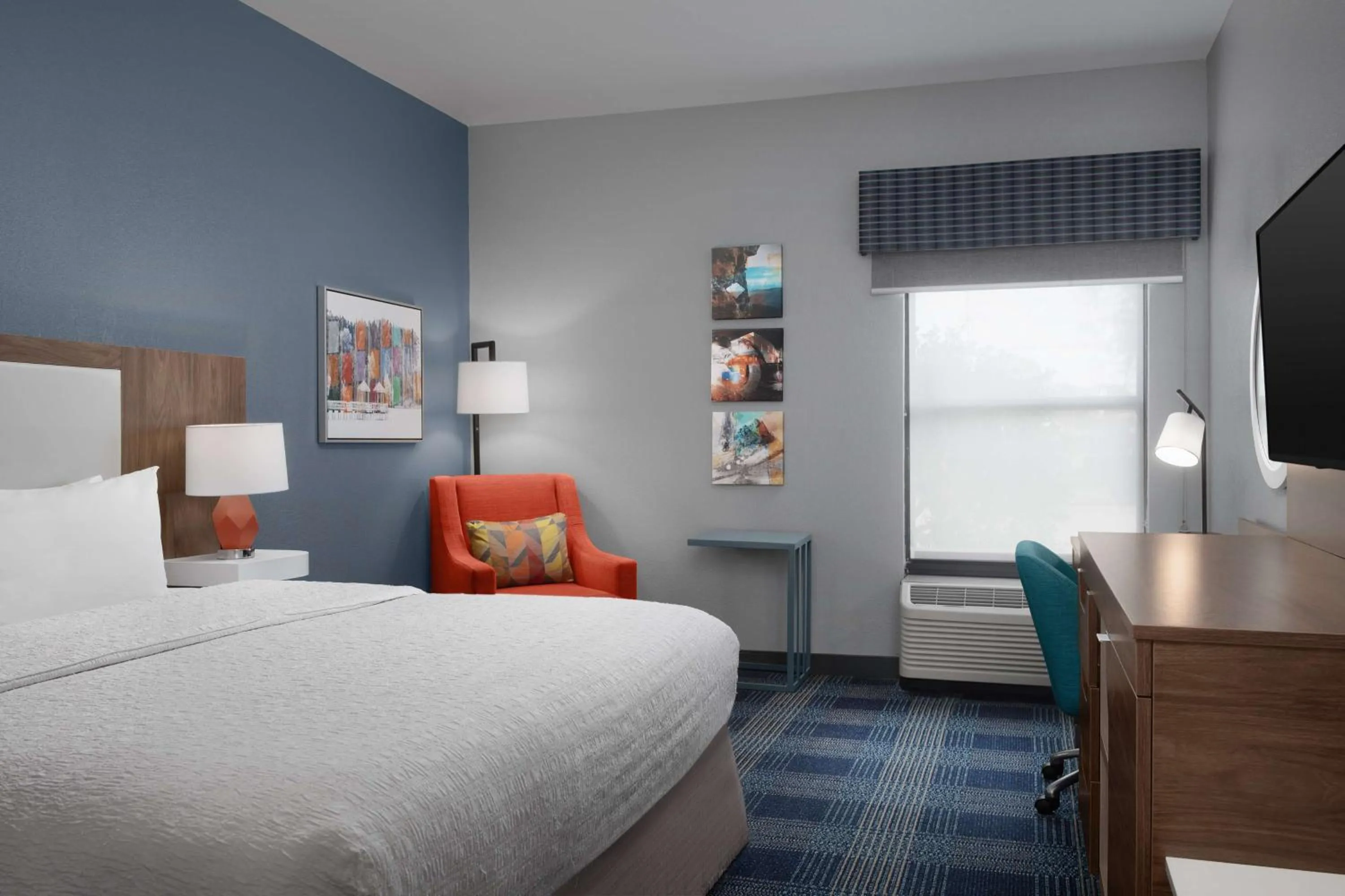 Bed in Hampton Inn Russellville