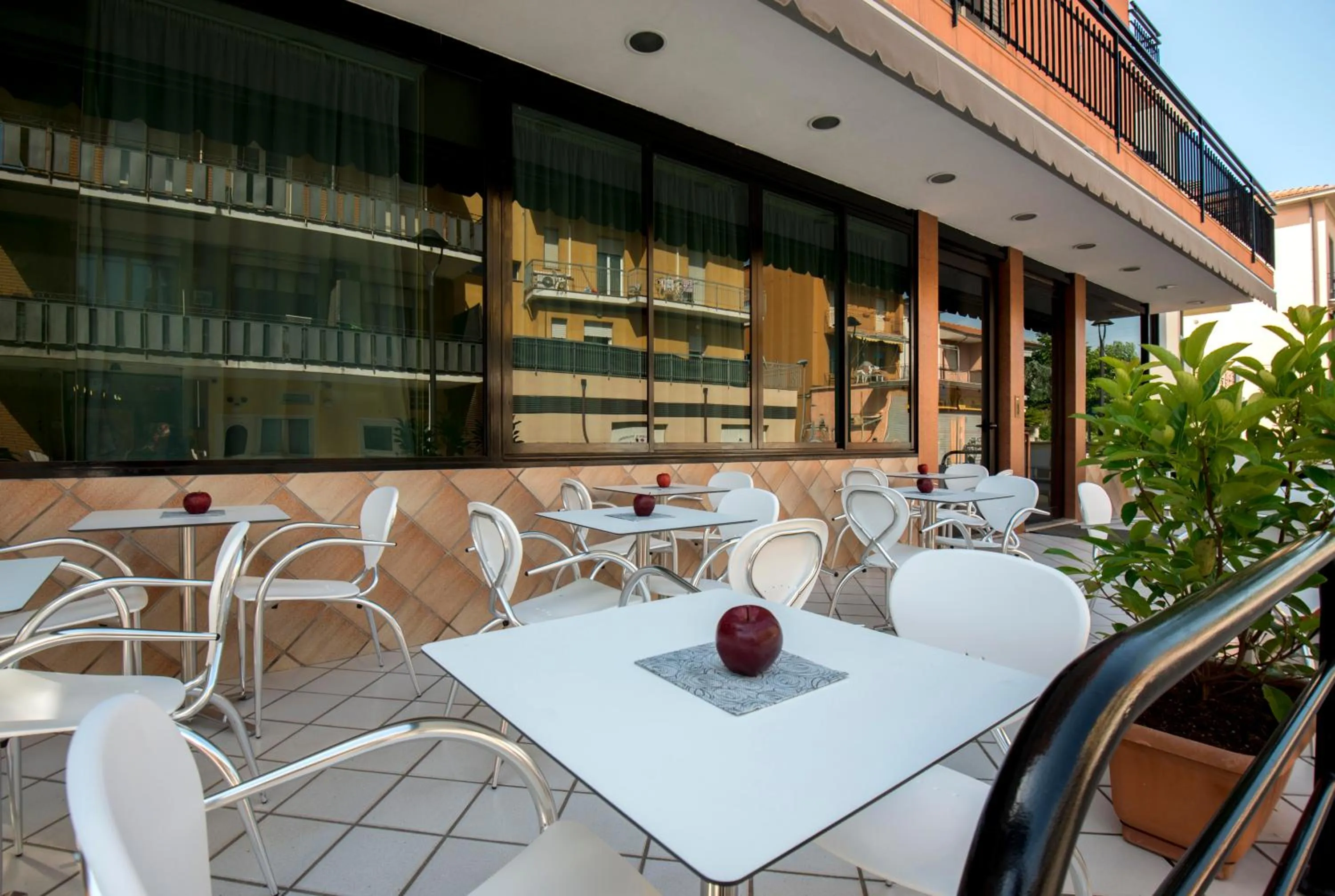 Lounge or bar in Hotel Scarlet