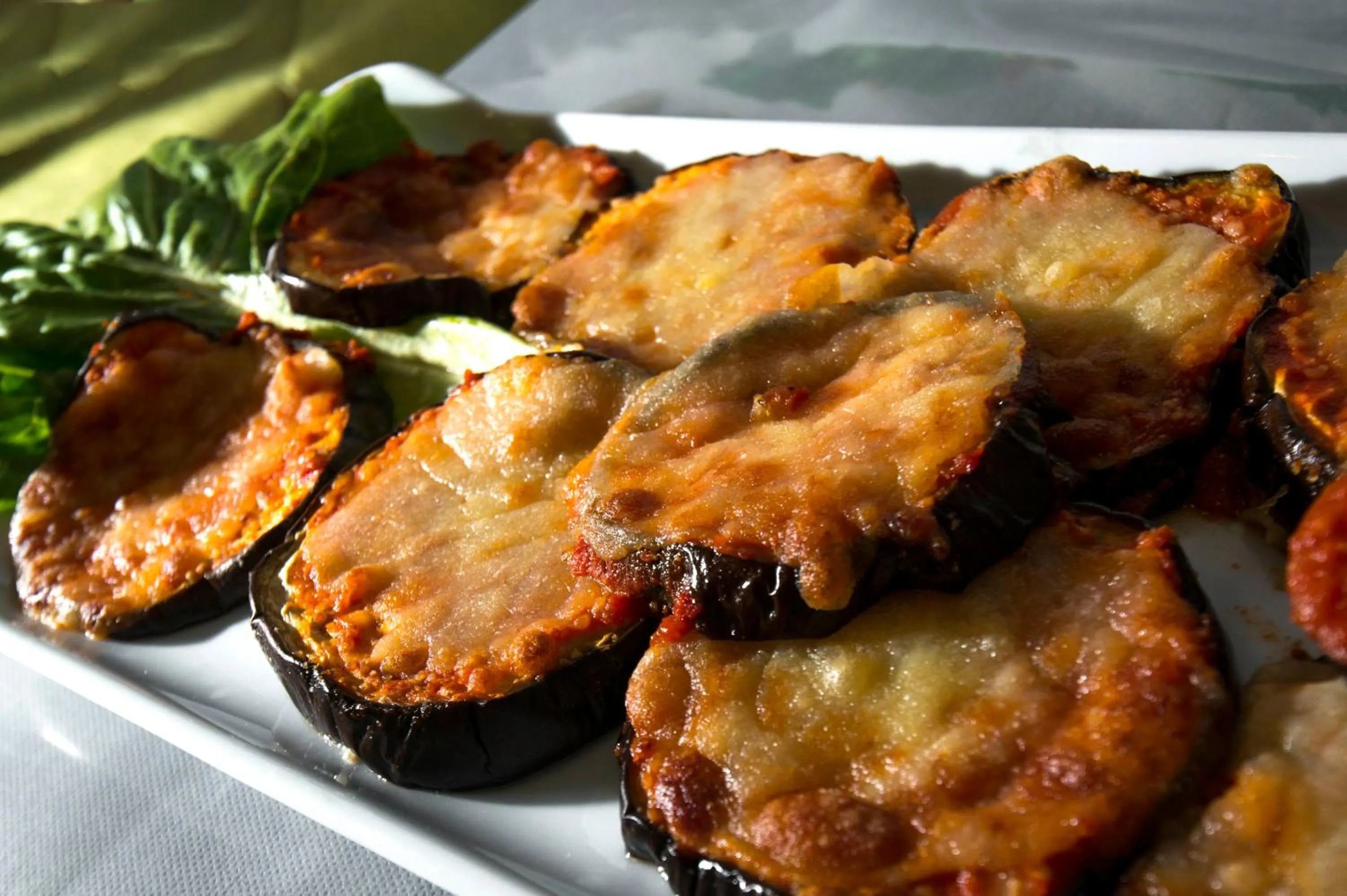 Restaurant/places to eat in Hotel Scarlet