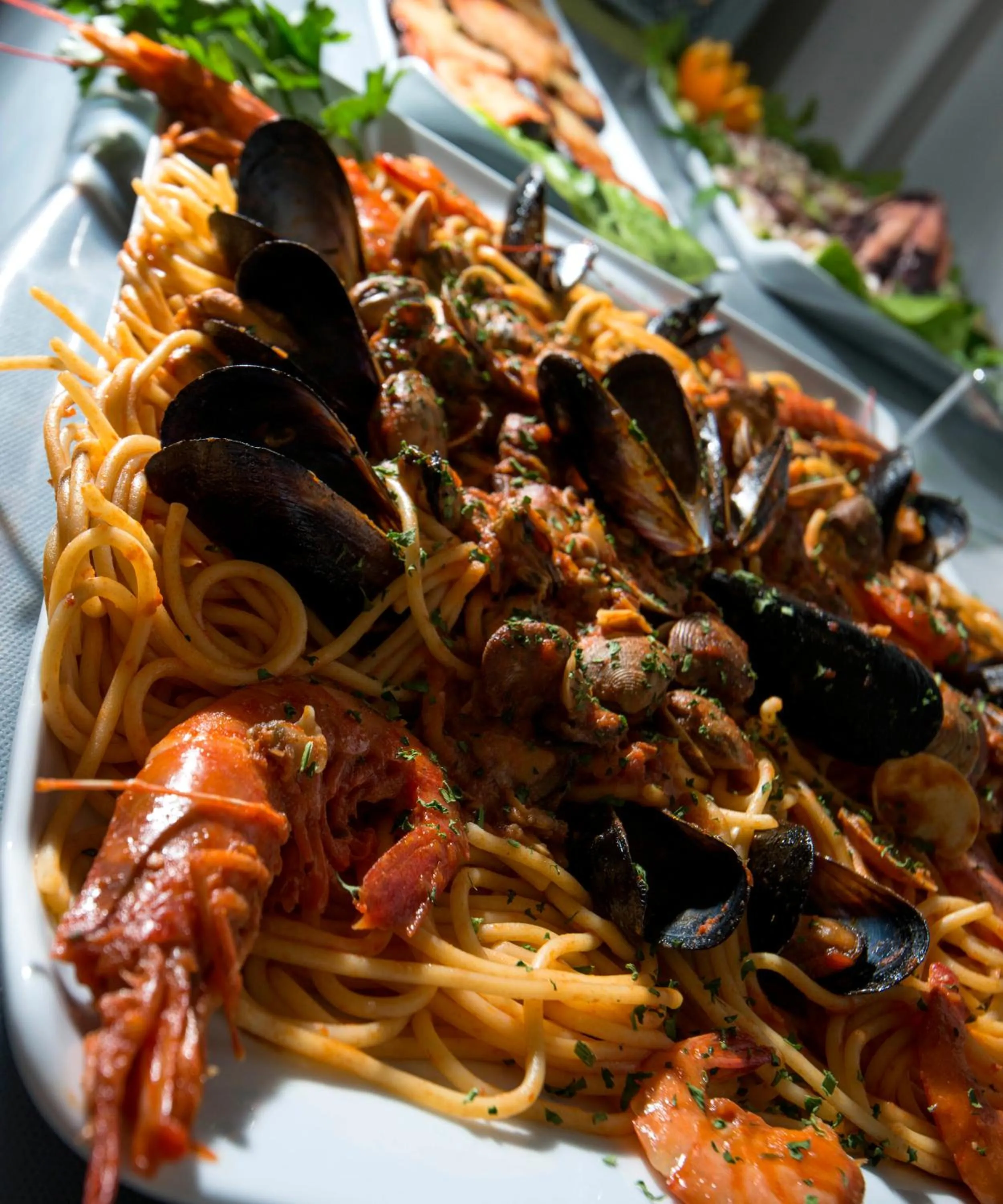 Restaurant/places to eat in Hotel Scarlet