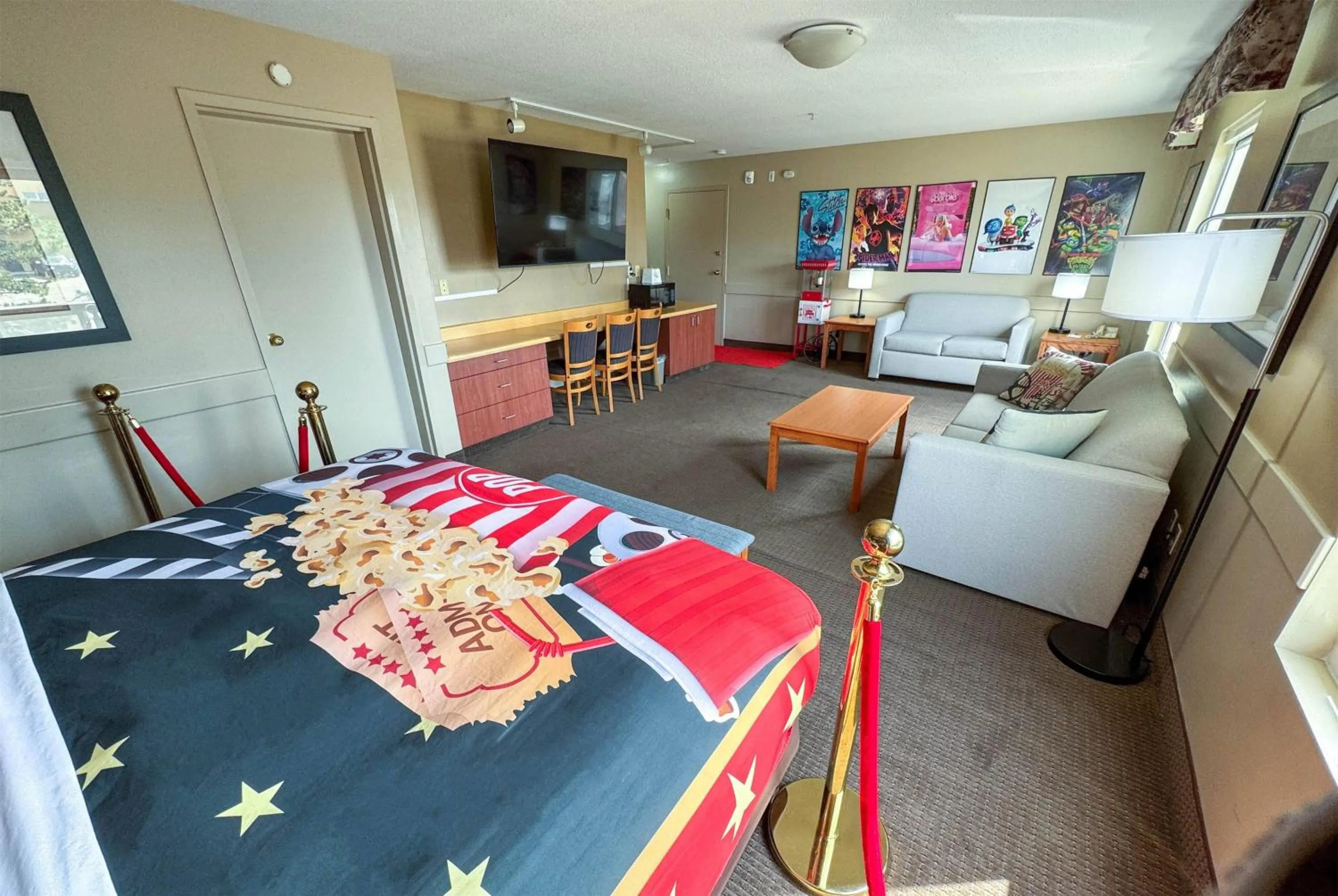 Photo of the whole room in Super 8 by Wyndham Edmonton South