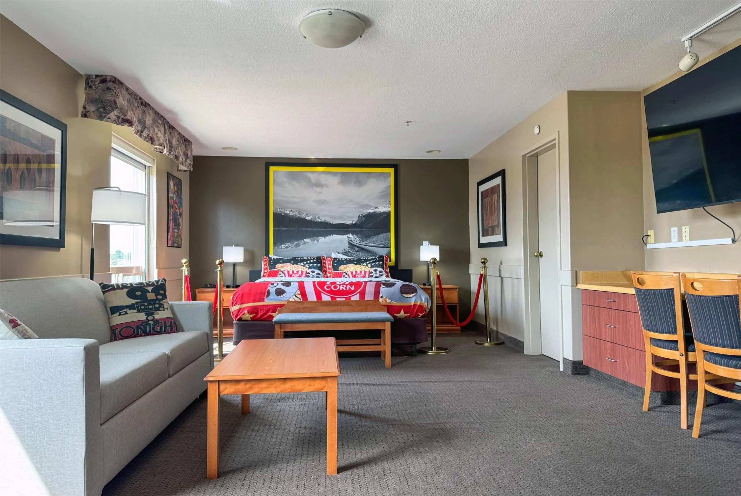 Photo of the whole room in Super 8 by Wyndham Edmonton South