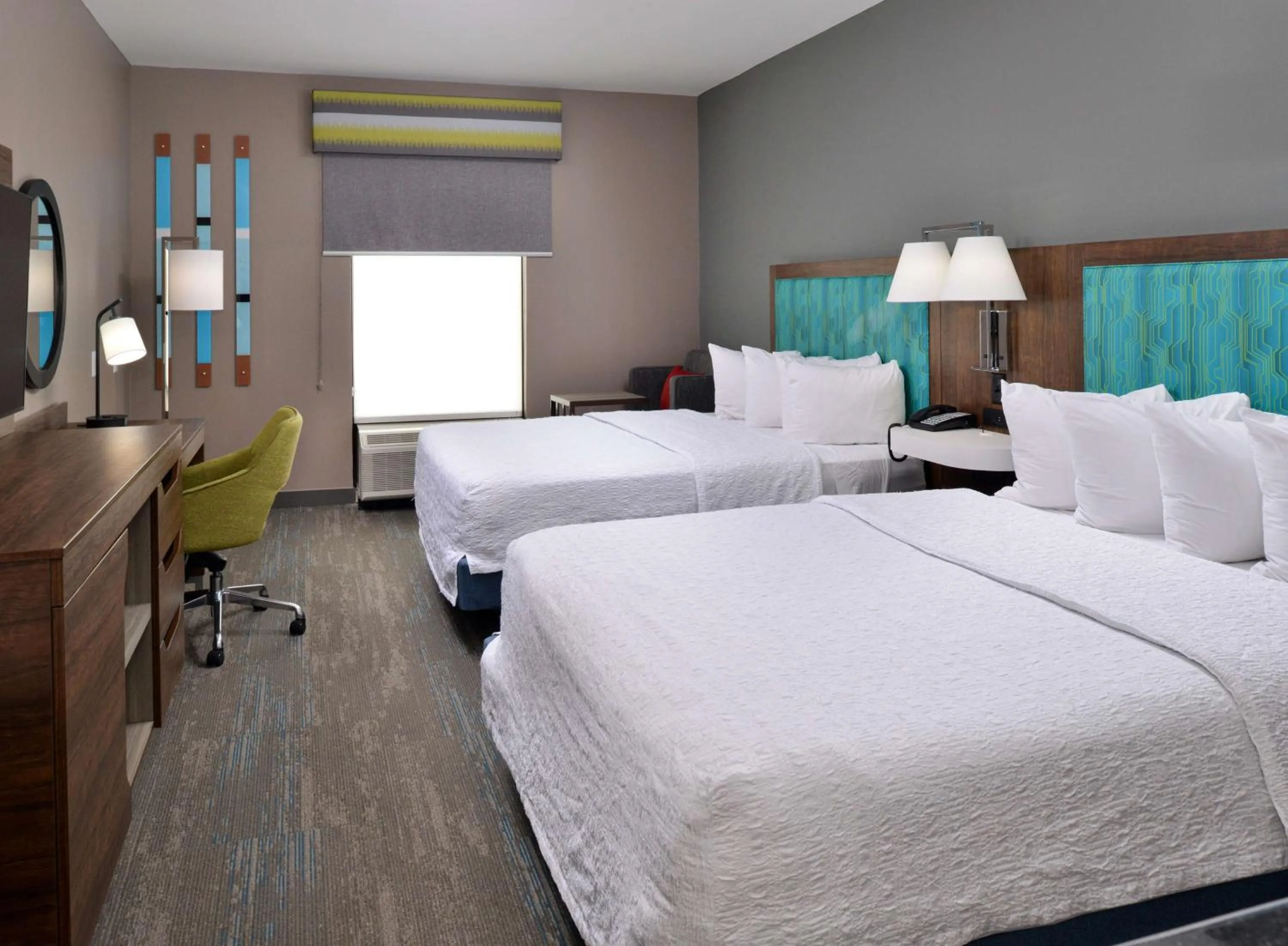 Bedroom, Bed in Hampton Inn Laplace