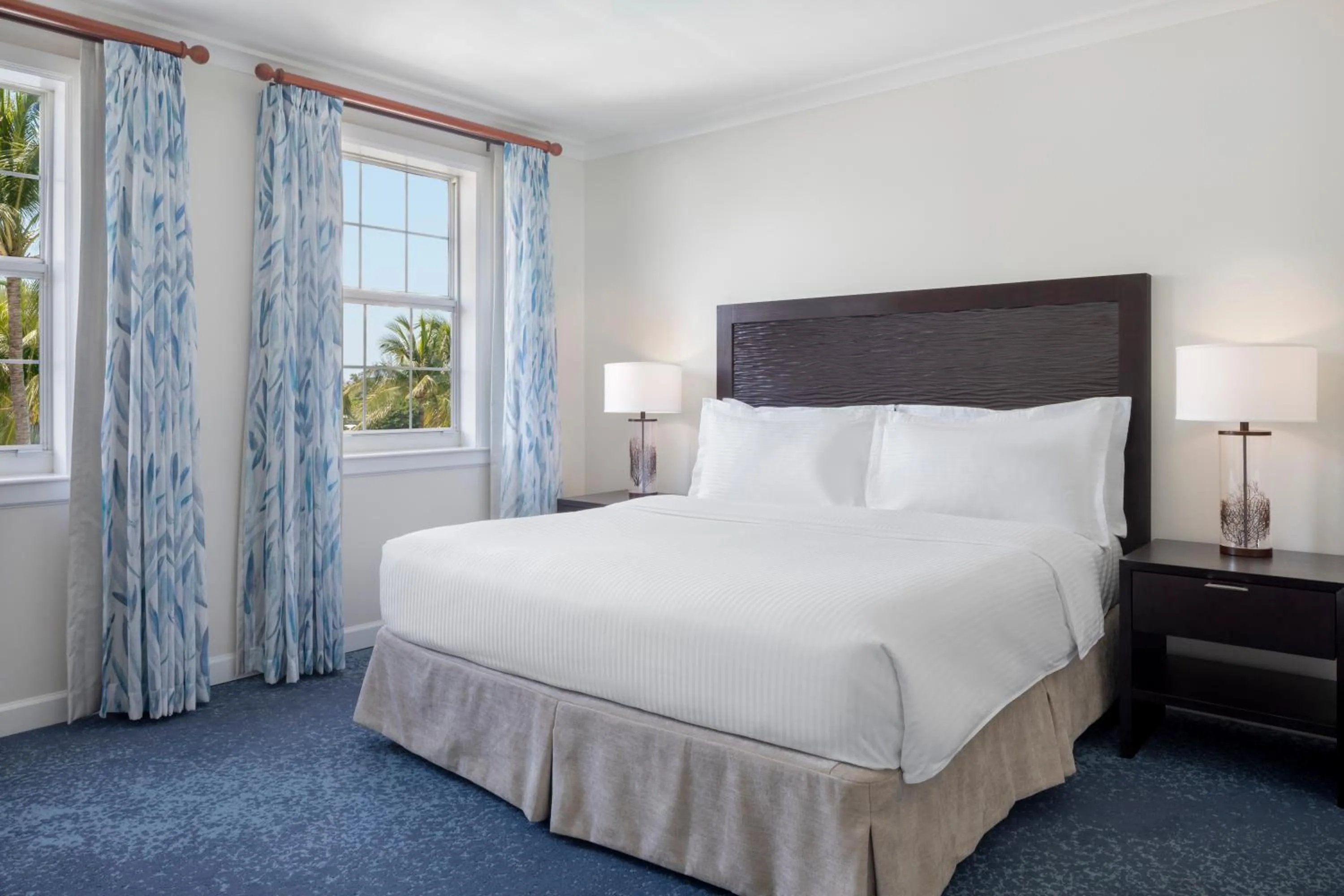 Bedroom, Bed in Harborside Resort & Vacation Rentals at Atlantis