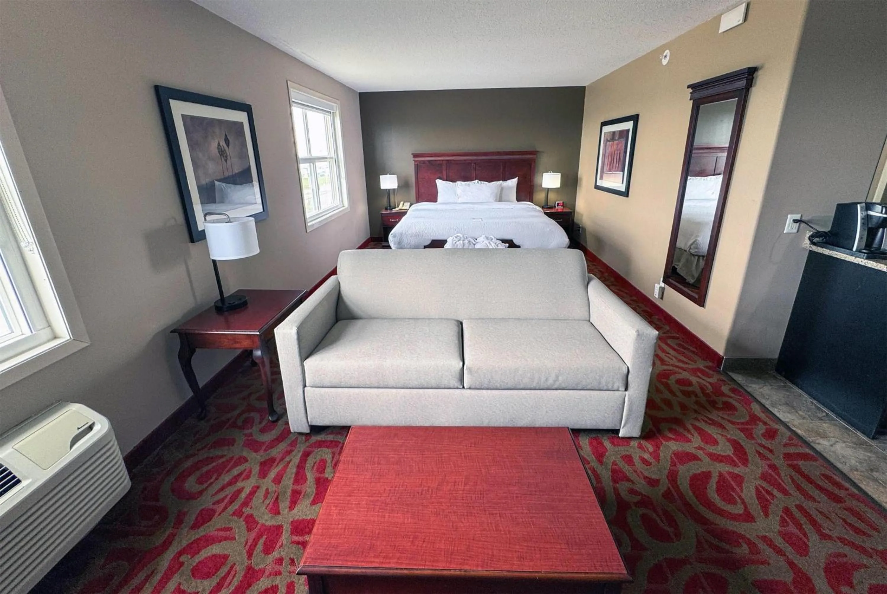 Photo of the whole room, Bed in Ramada by Wyndham Sherwood Park