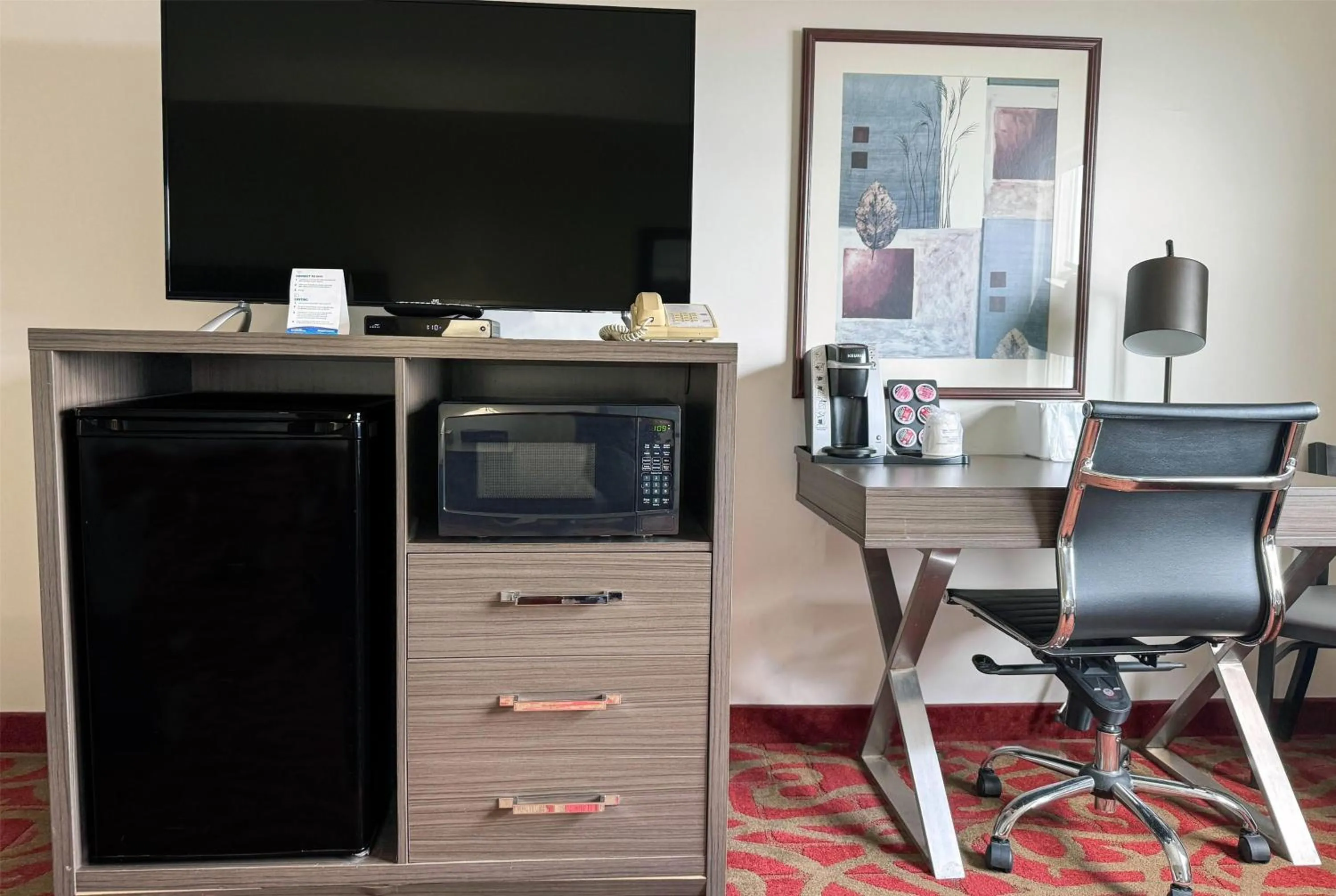 Photo of the whole room in Ramada by Wyndham Sherwood Park