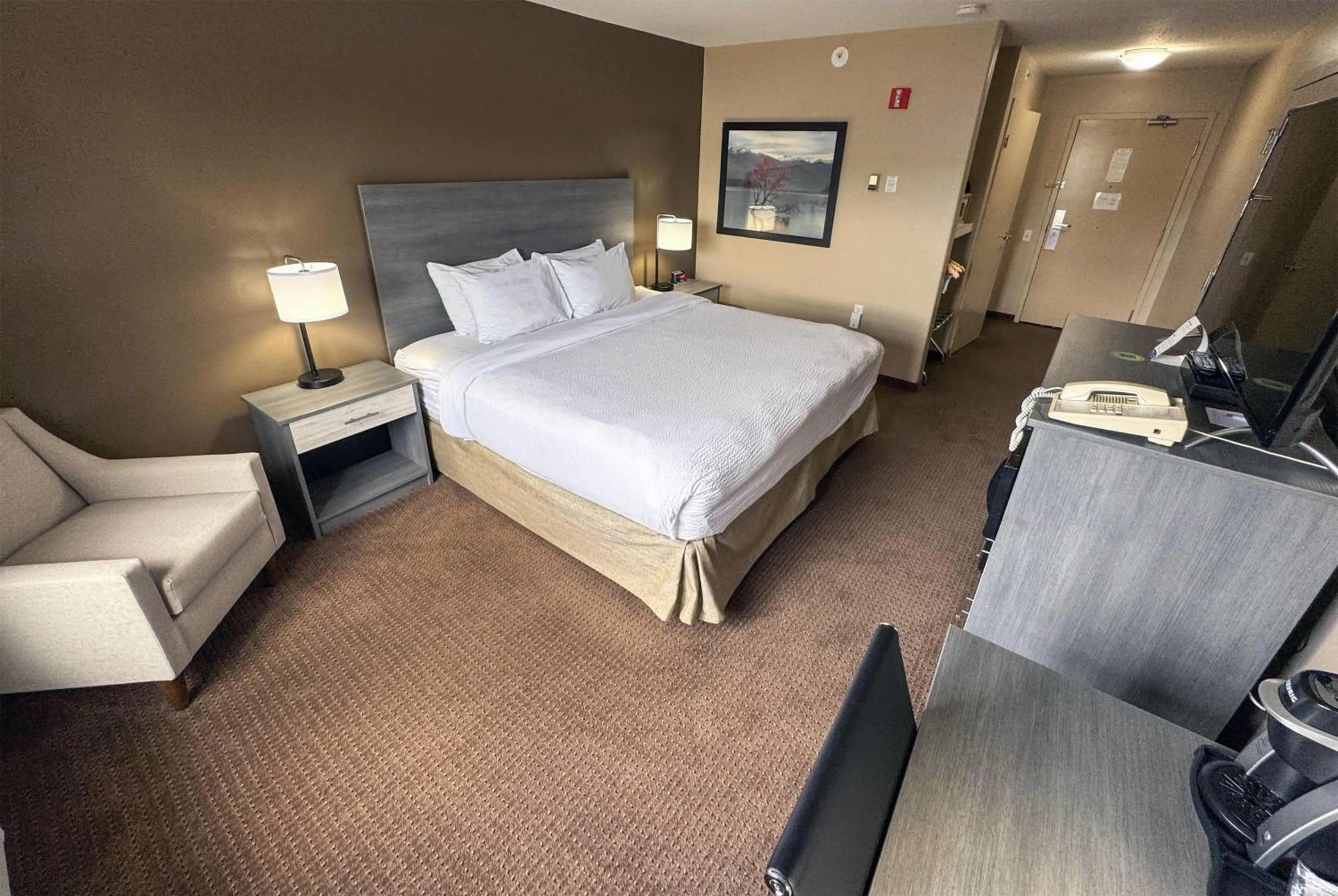 Photo of the whole room, Bed in Ramada by Wyndham Sherwood Park